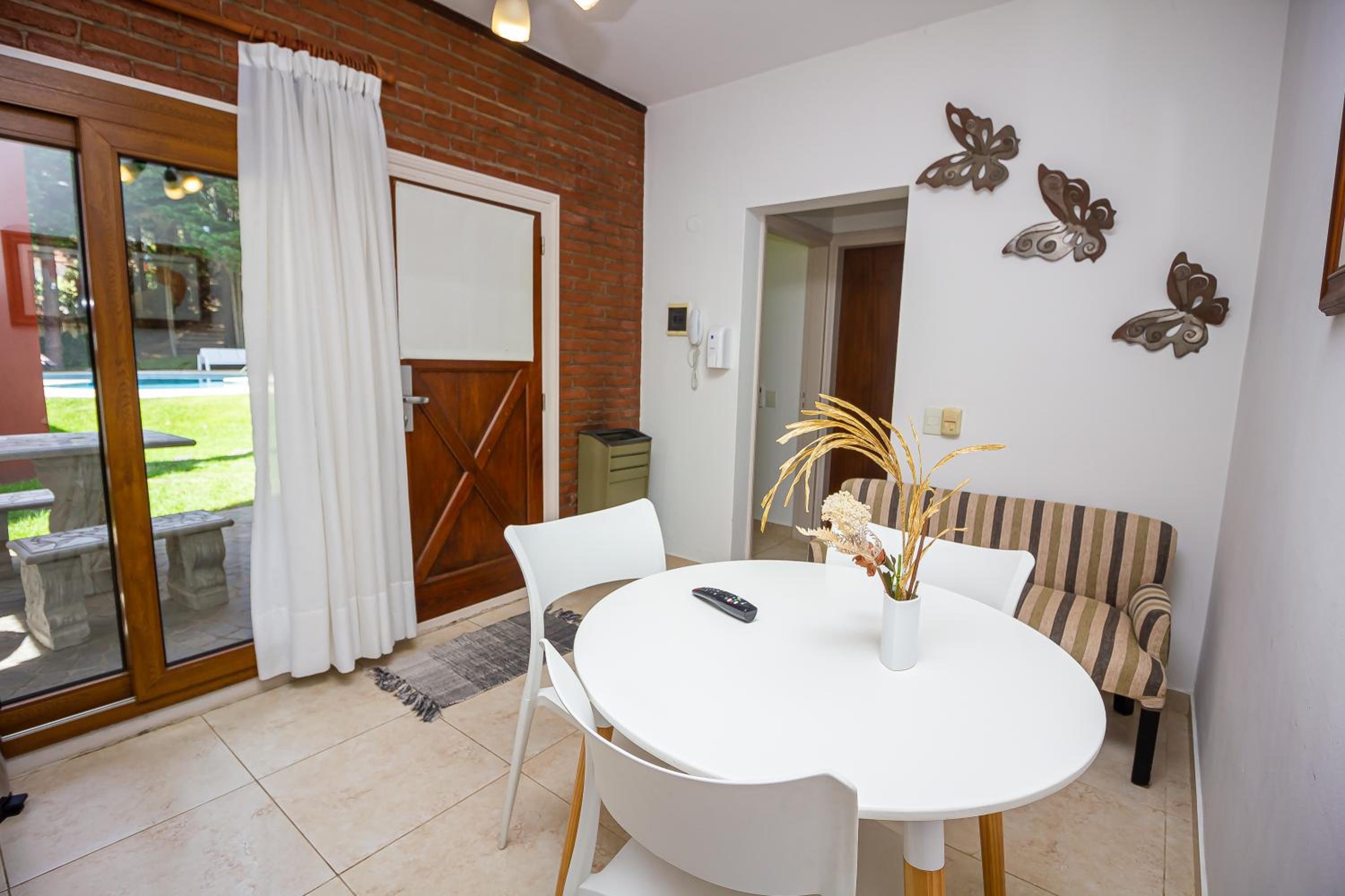 Punta Cerezo Apart