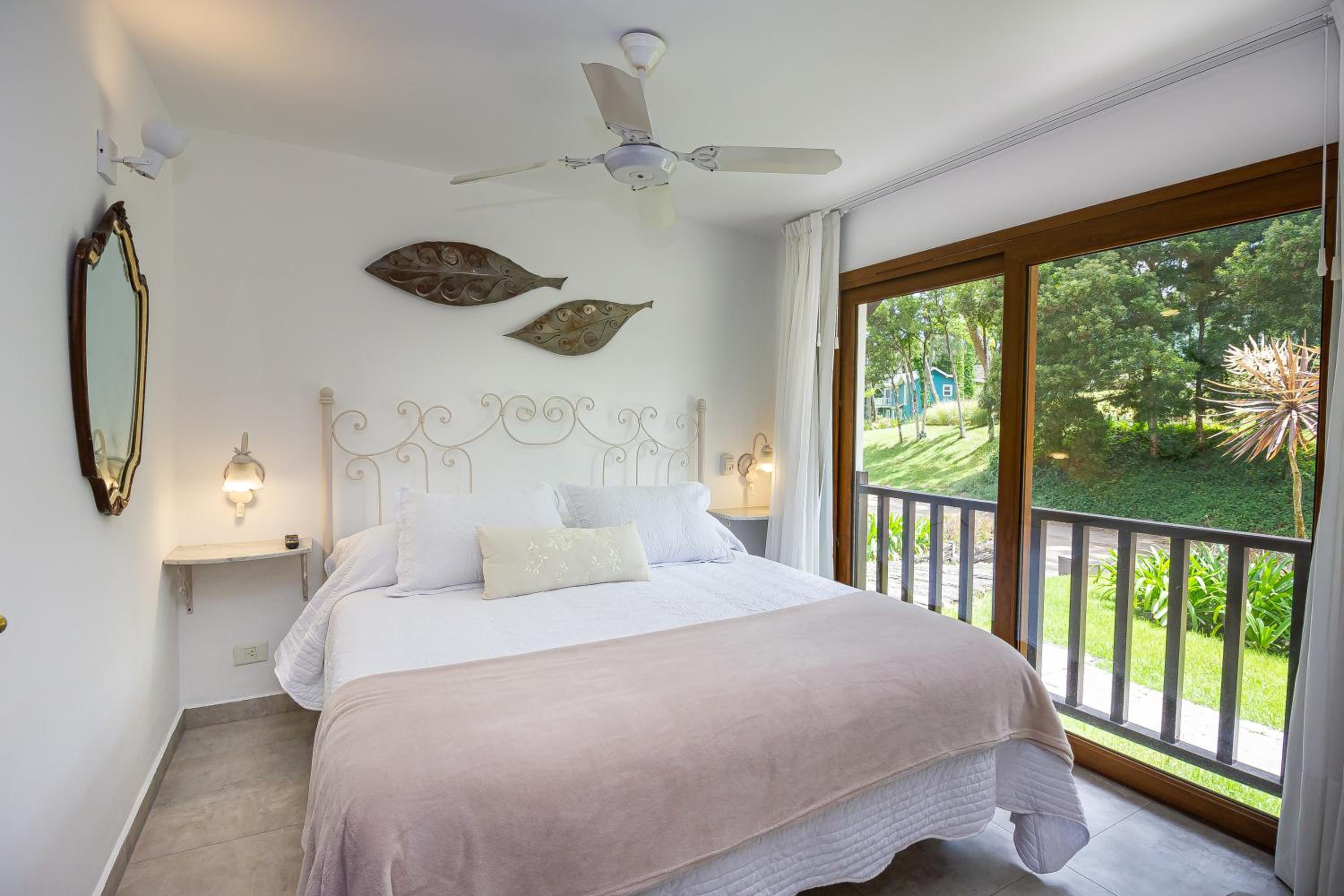 Punta Cerezo Apart