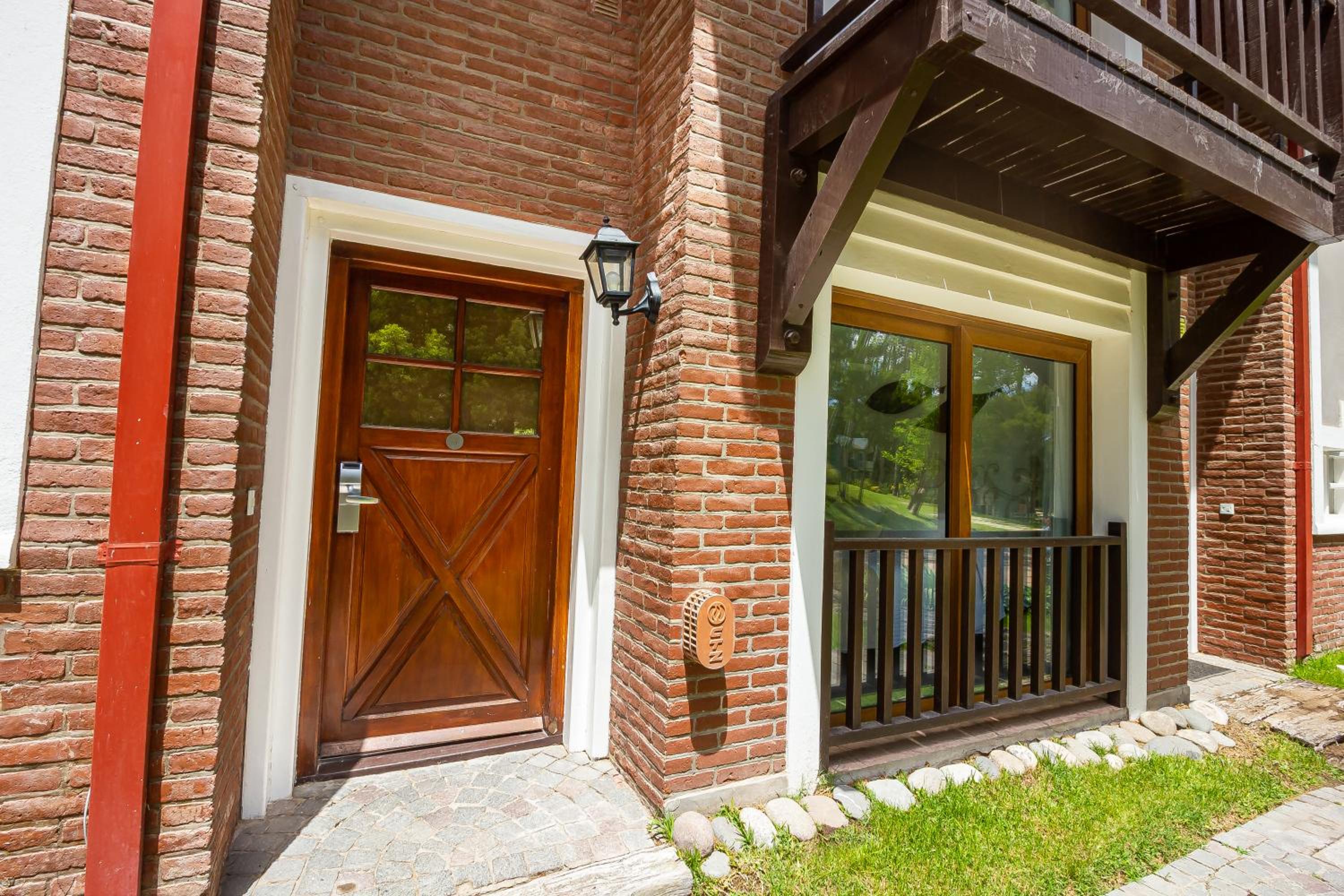 Punta Cerezo Apart