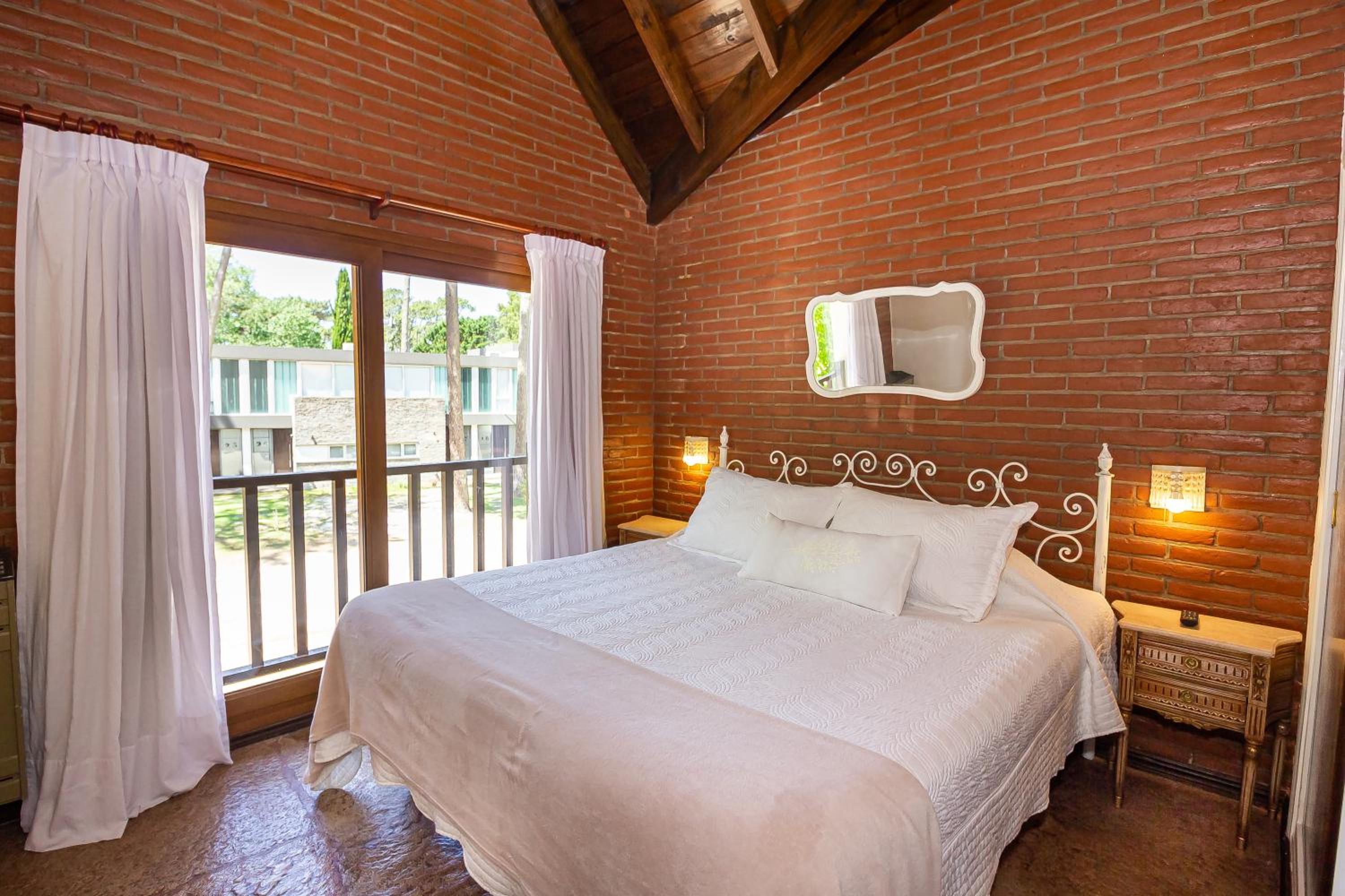 Punta Cerezo Apart