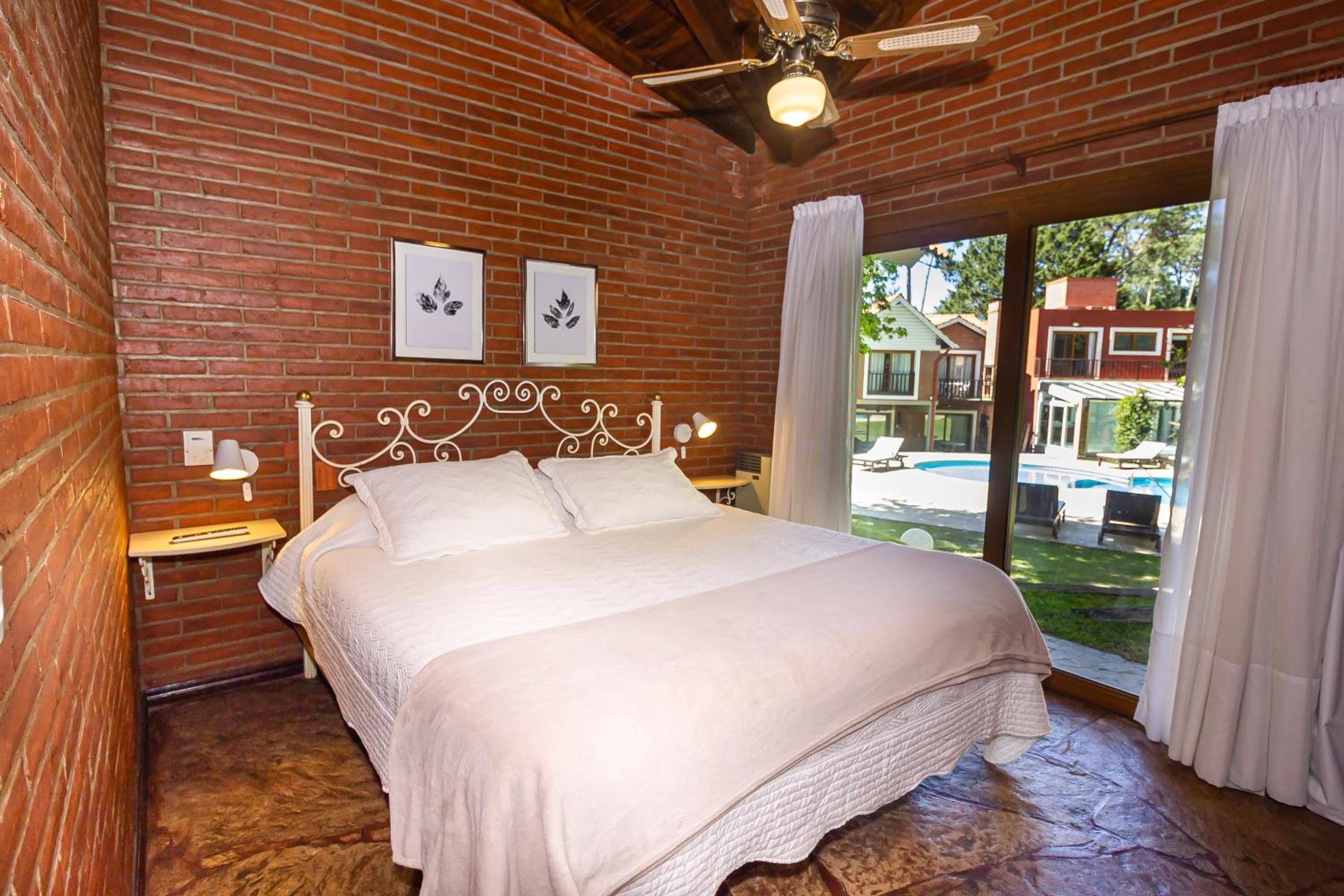 Punta Cerezo Apart