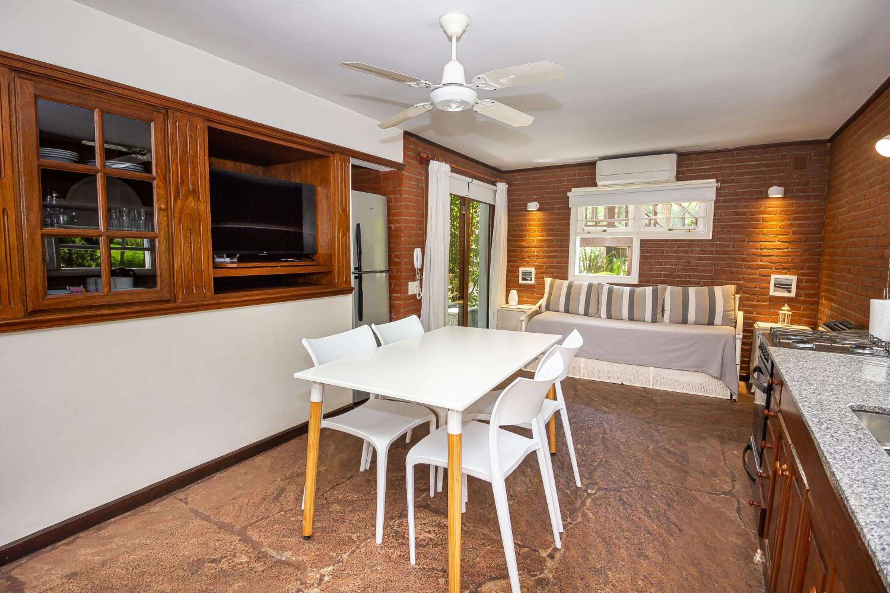 Punta Cerezo Apart