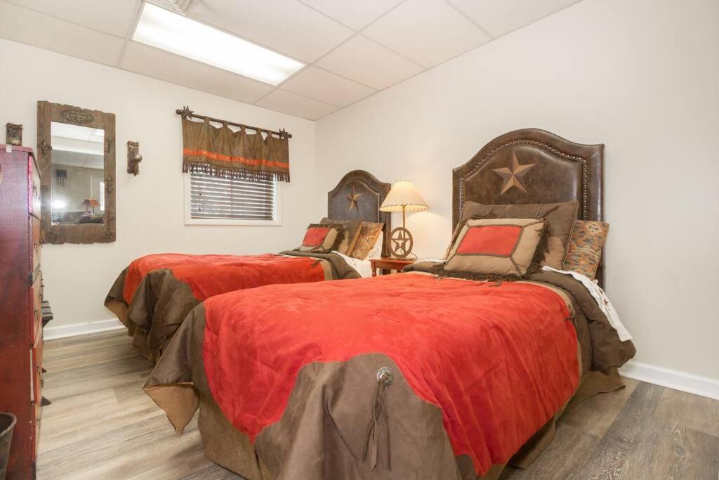 30 acre horse ranch with Bunk House view 2