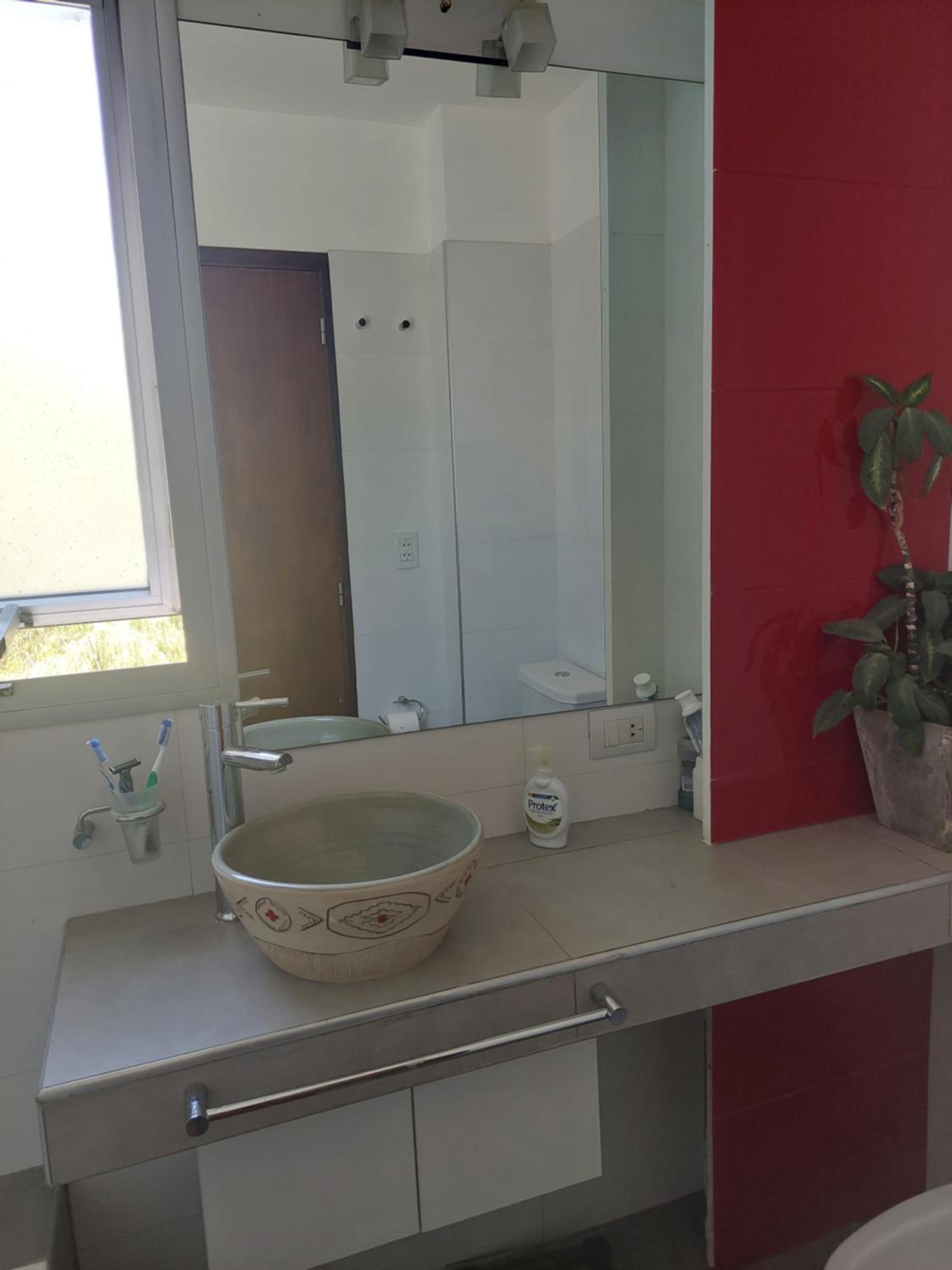 Casa familiar en Barrio Privado Mendoza