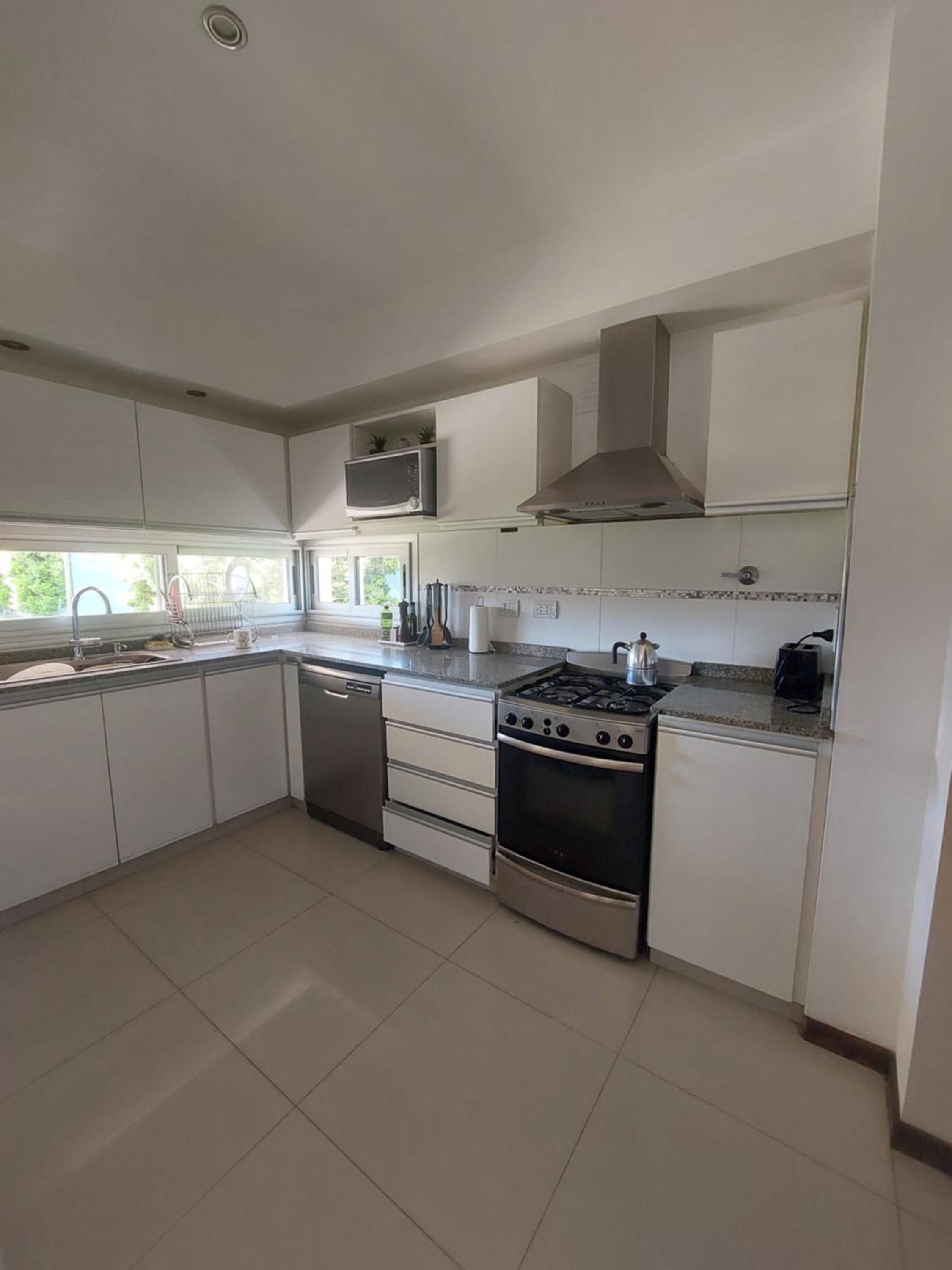Casa familiar en Barrio Privado Mendoza