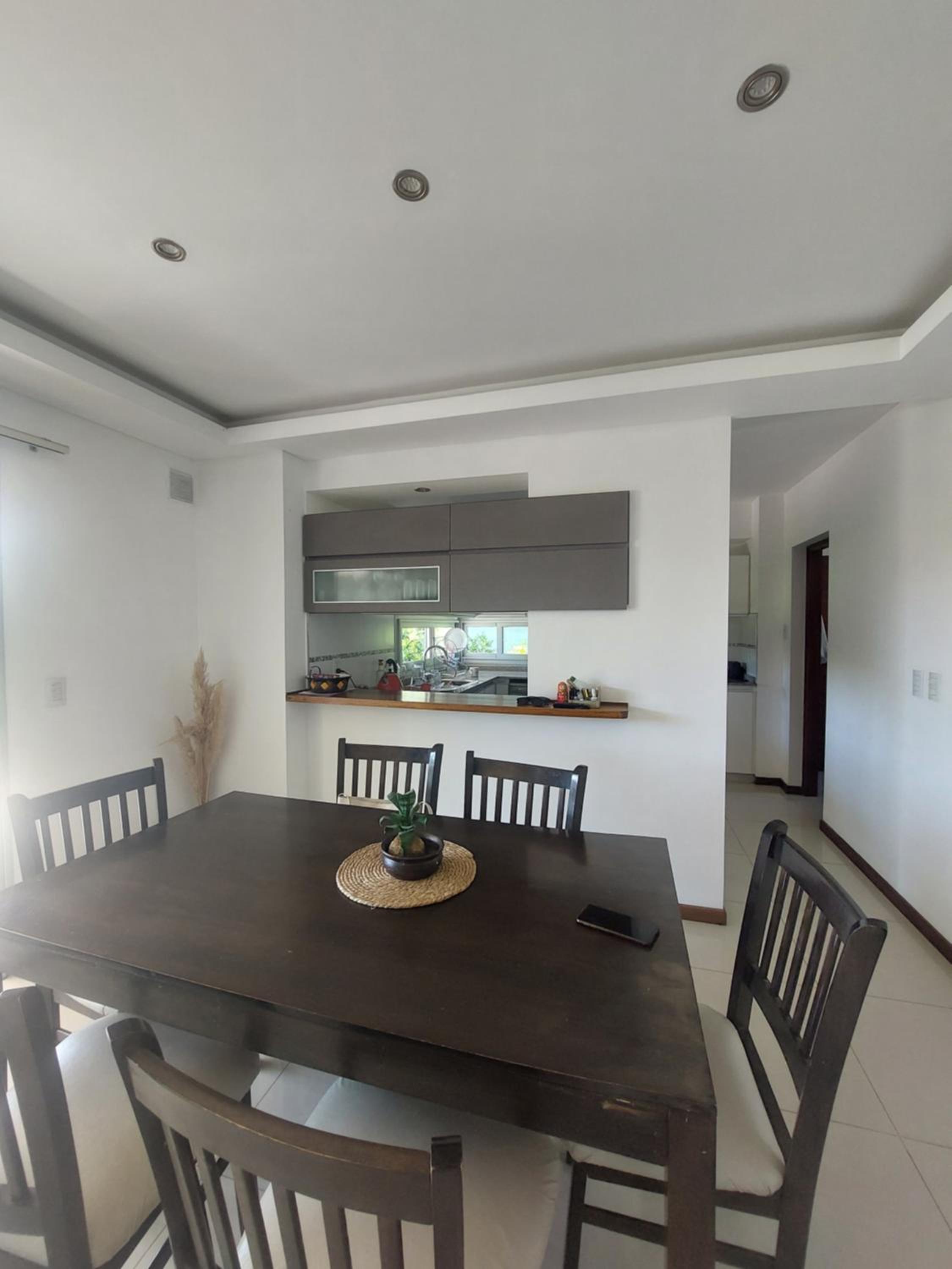 Casa familiar en Barrio Privado Mendoza