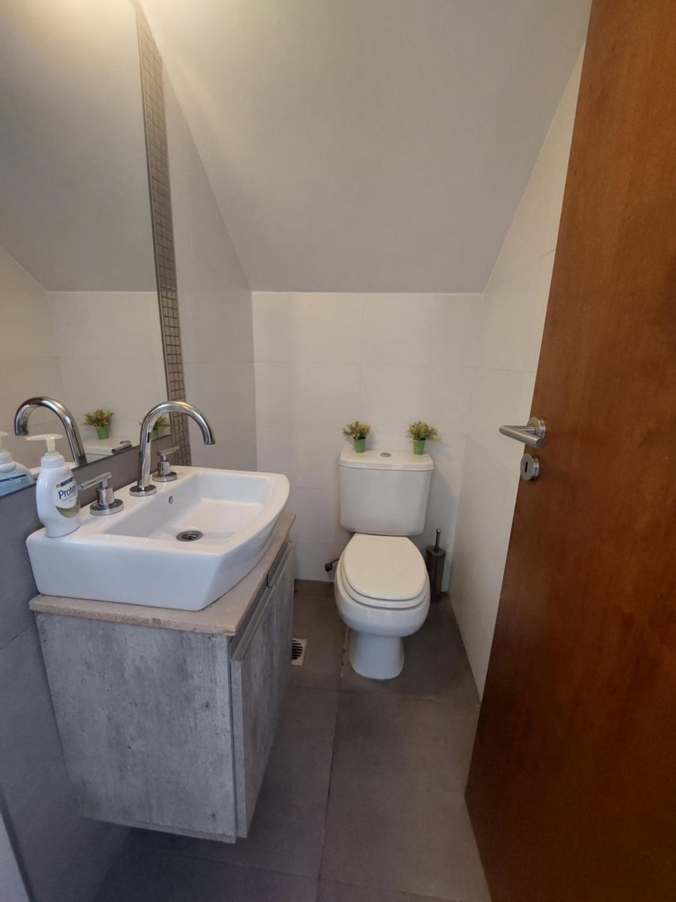 Casa familiar en Barrio Privado Mendoza