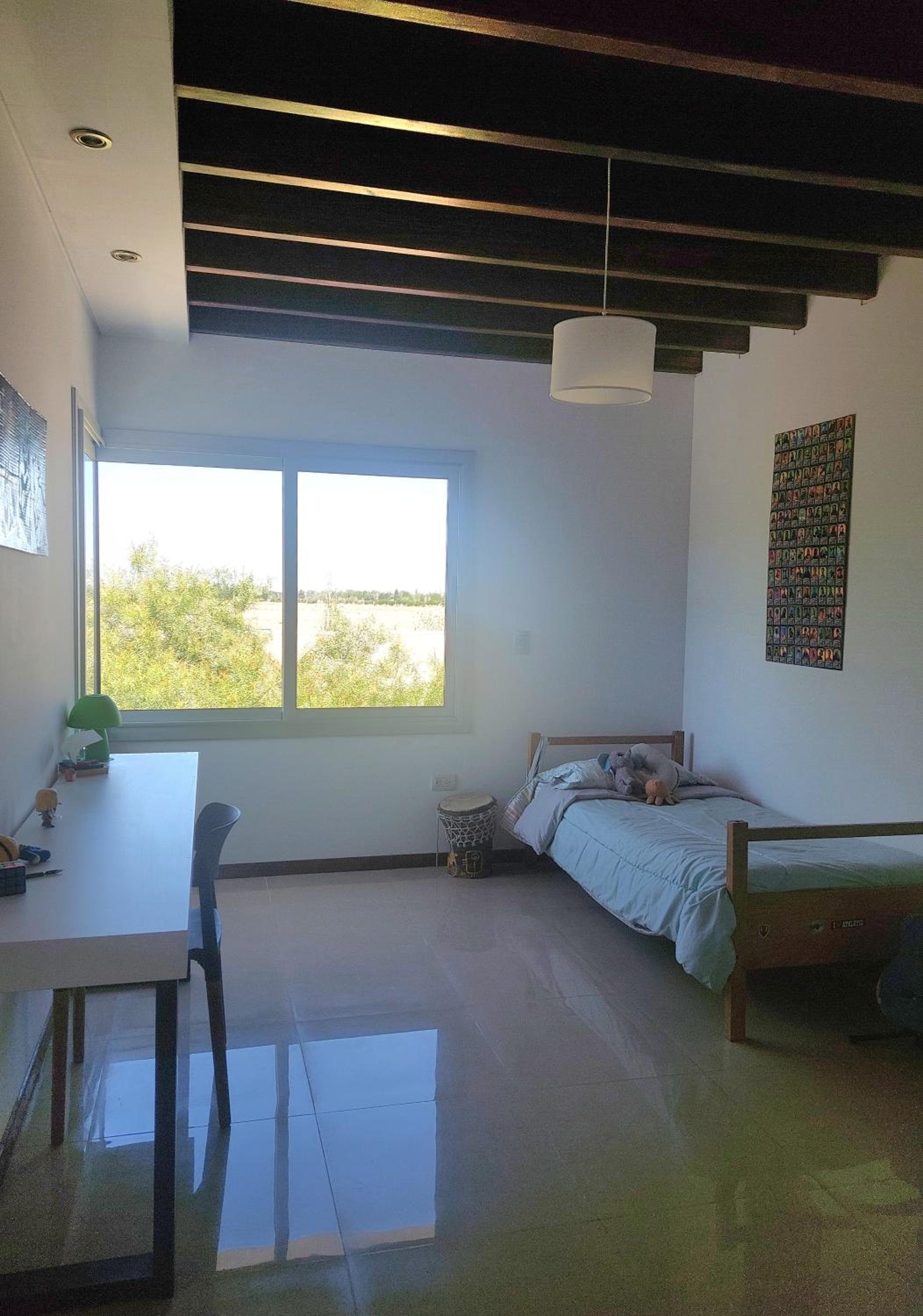Casa familiar en Barrio Privado Mendoza