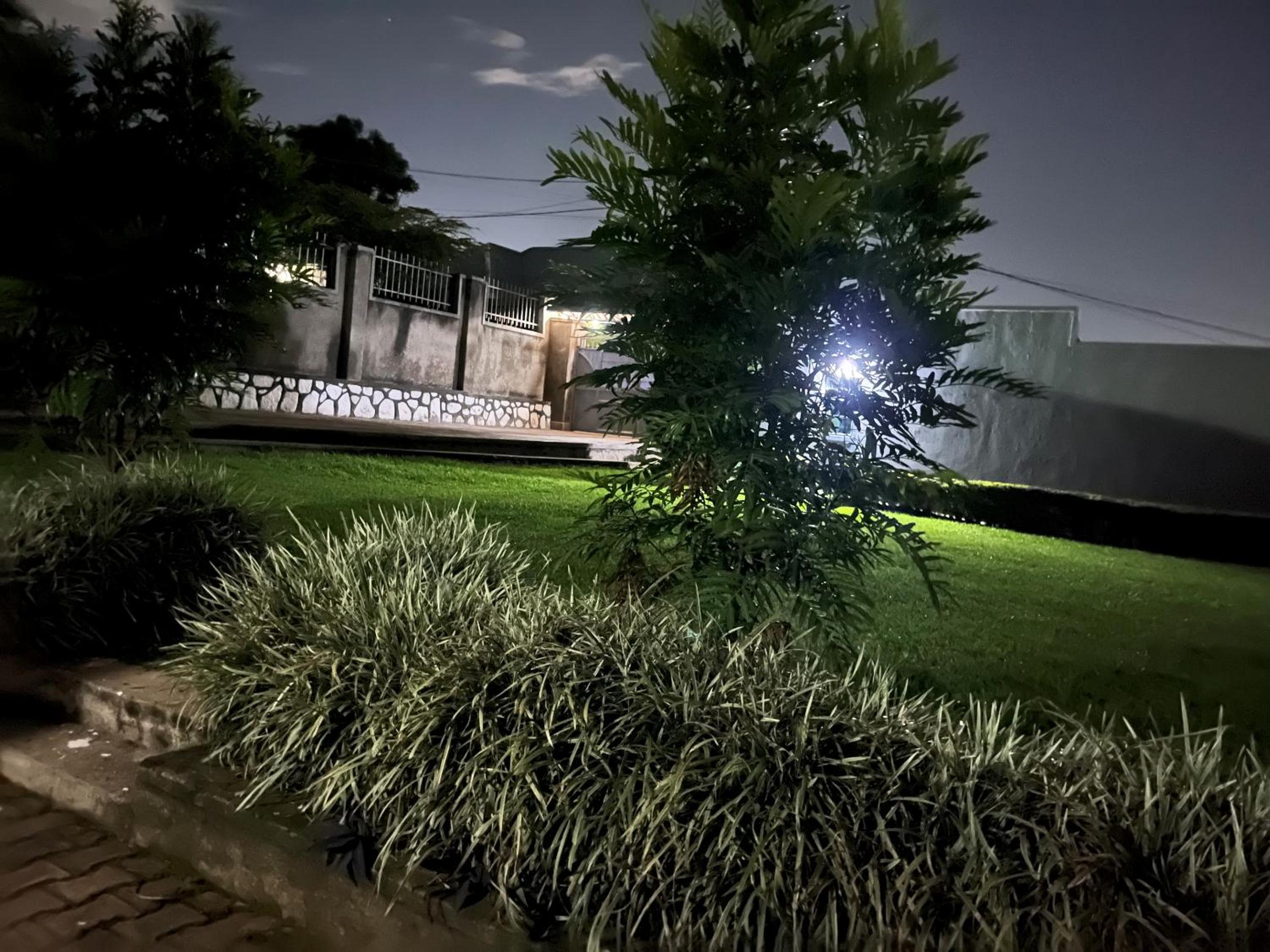 House - Sleeps 8 - Parking - Garden