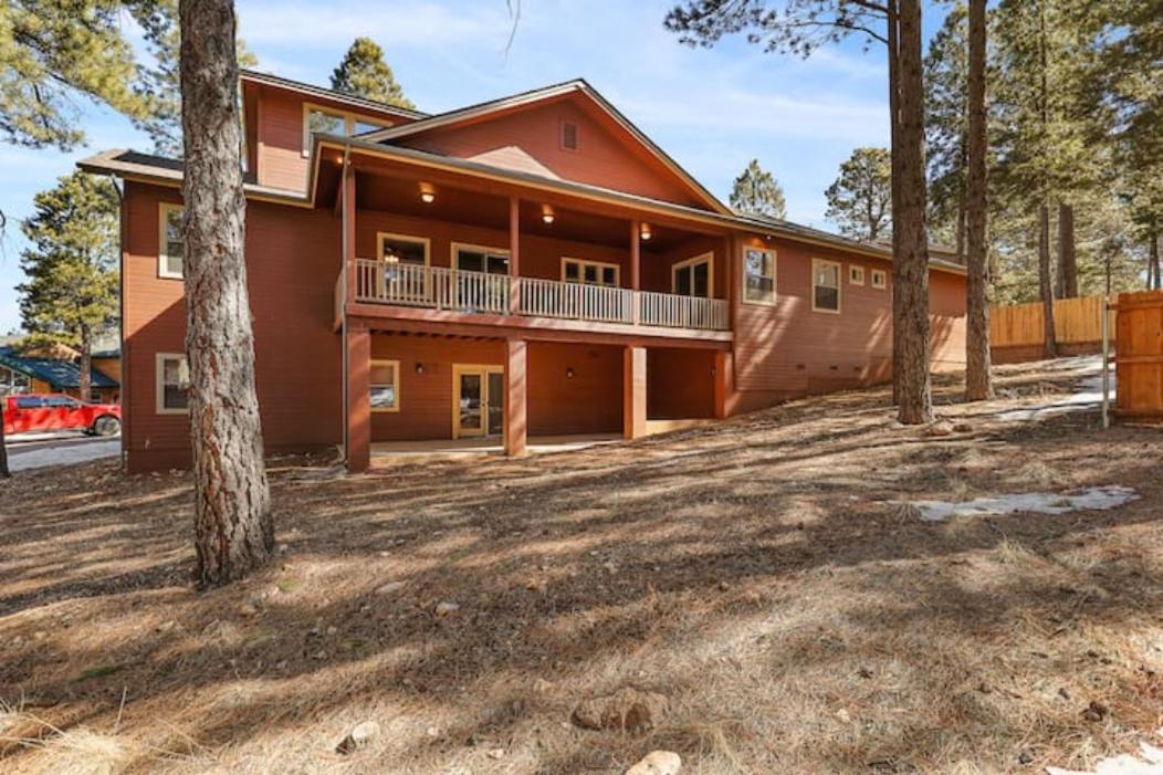 Wonderful & Modern Home Perfect for Large Families view 3