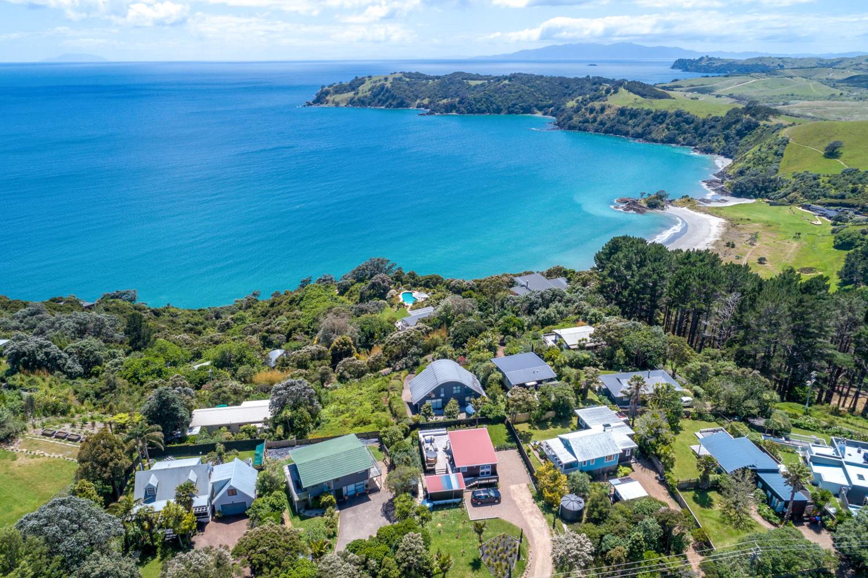 Belle Bird Place - Onetangi Holiday Home view 3