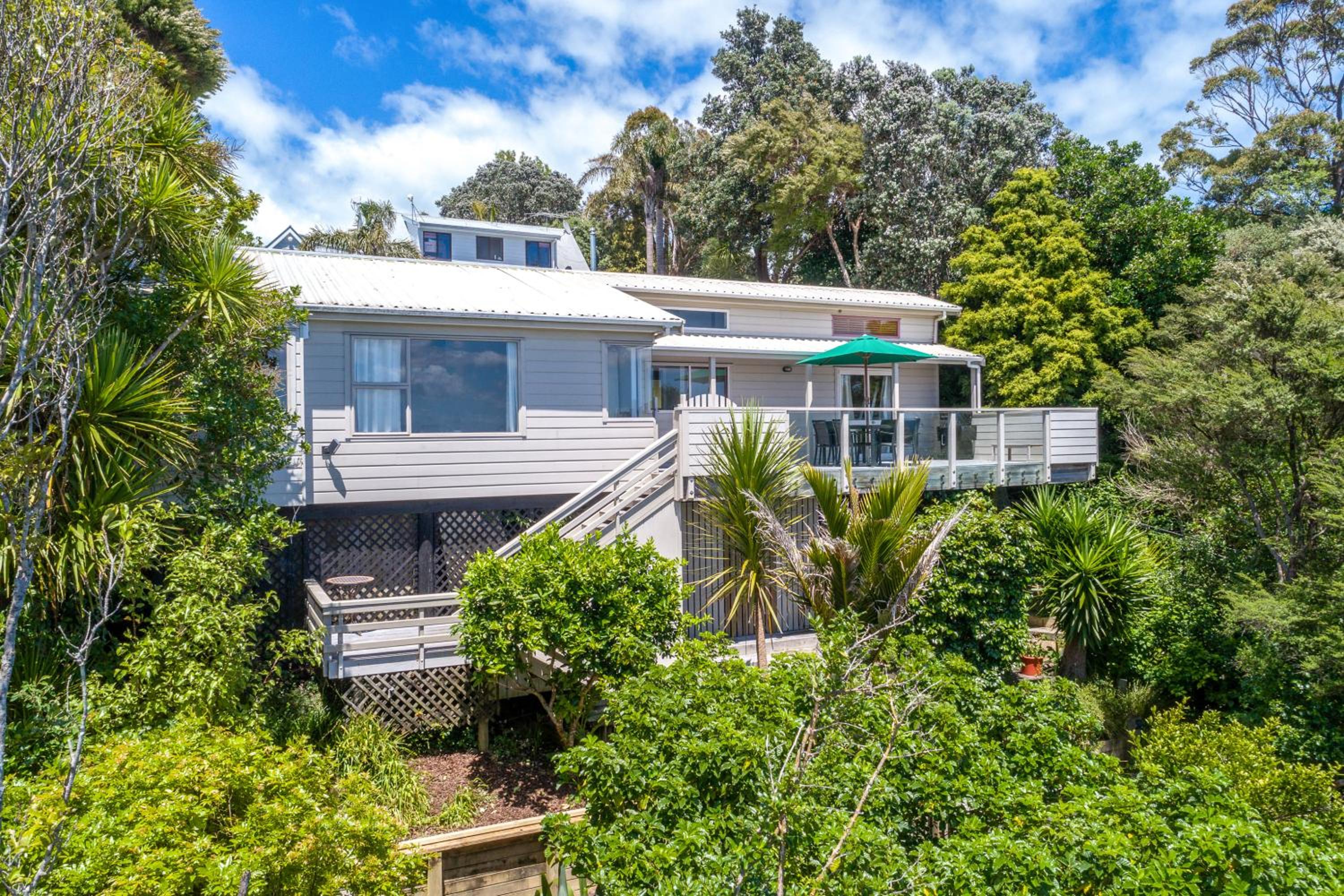 Belle Bird Place - Onetangi Holiday Home view 4