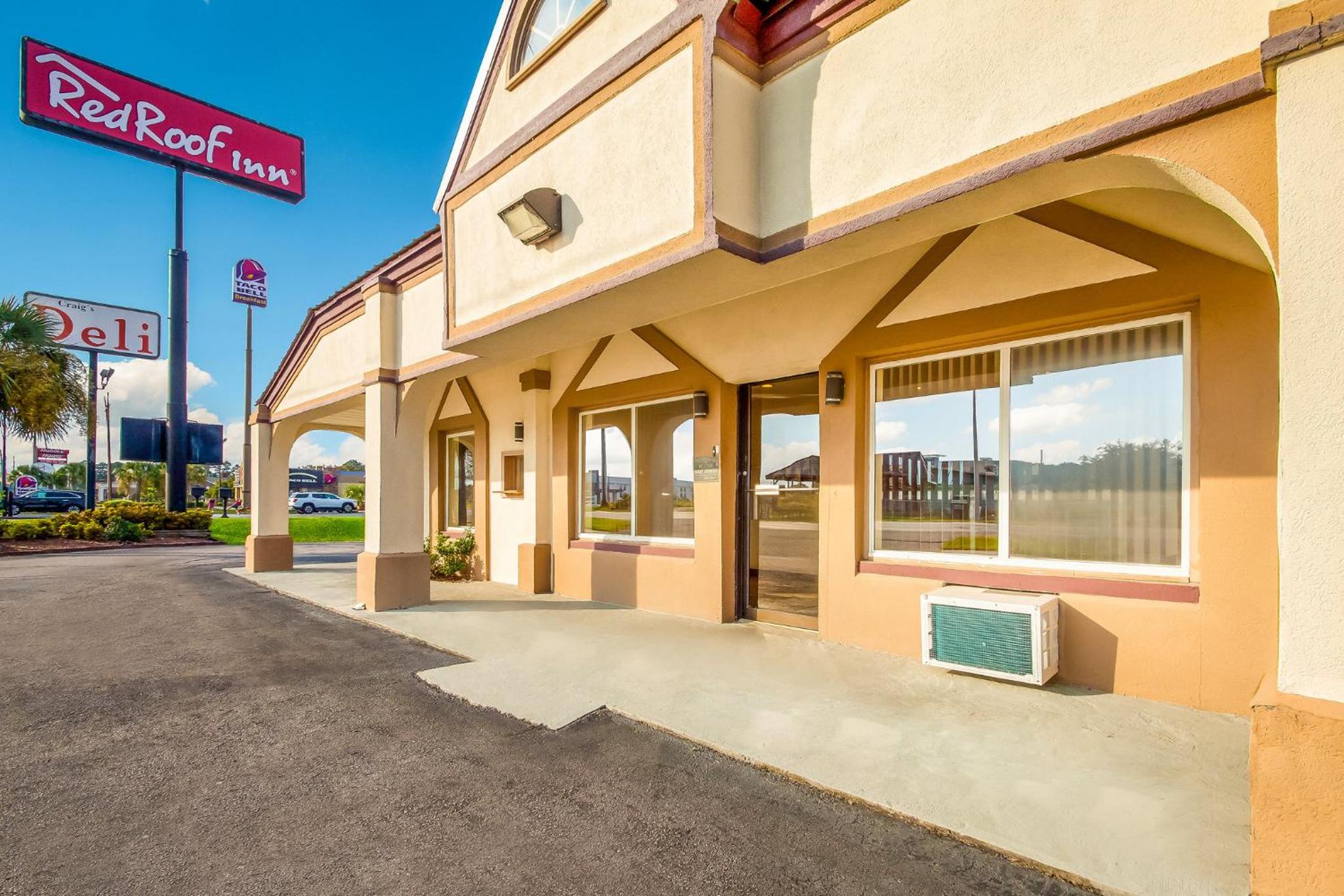 Red Roof Inn Santee view 4