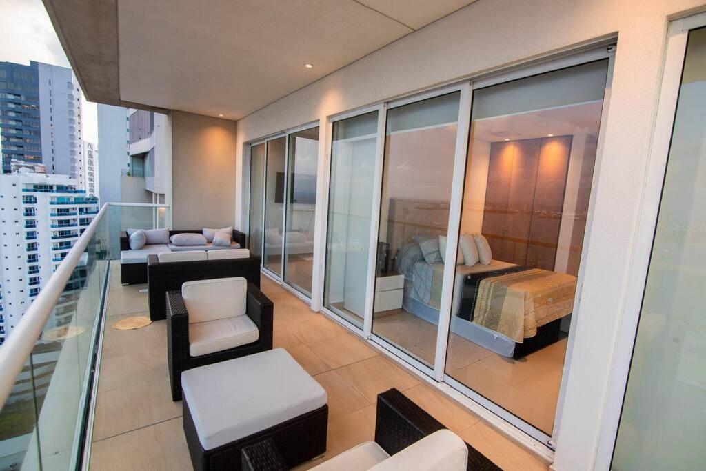 Beachfront Luxury Apartment in Bocagrande