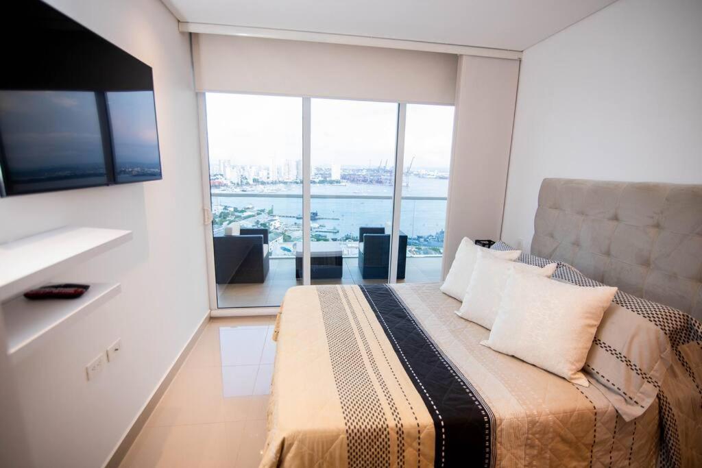Beachfront Luxury Apartment in Bocagrande