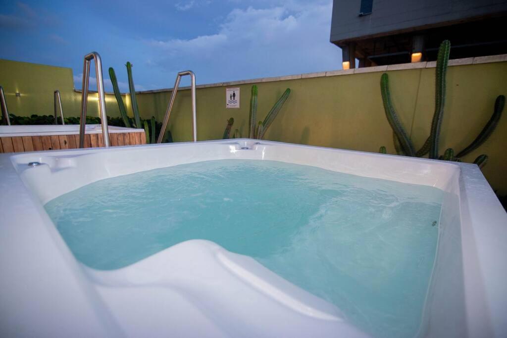 Beachfront Luxury Apartment in Bocagrande