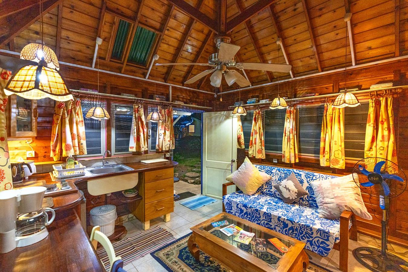 Heimanarii's Lodge - Fare Miti view 5