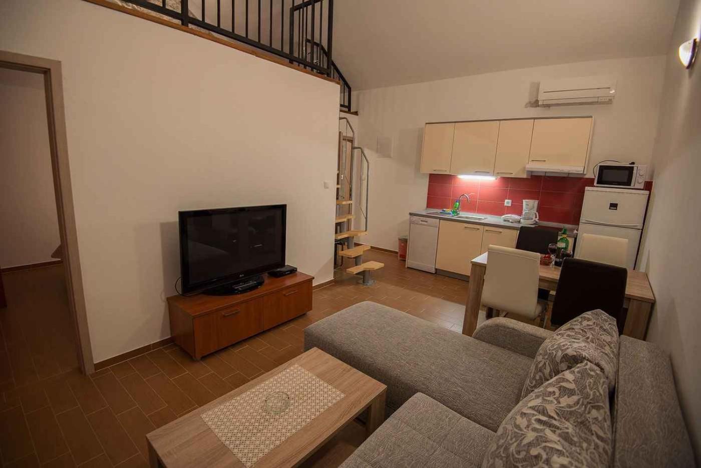 Apartment in Starigrad-Paklenica 6867 view 3