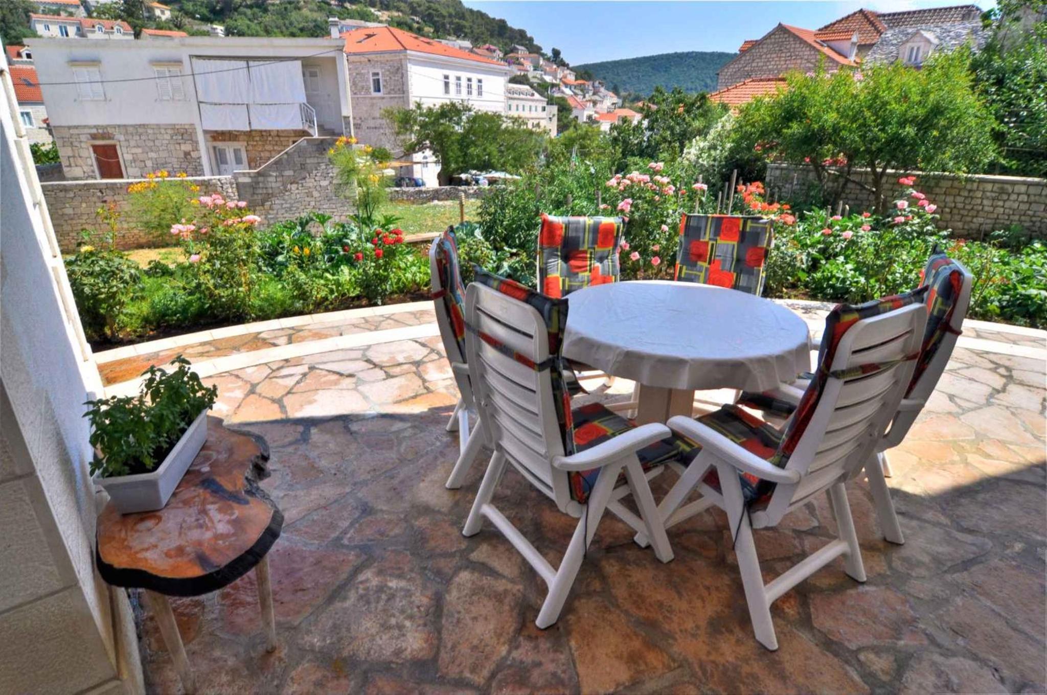 Apartments in Pucisca/Insel Brac 6052 view 2