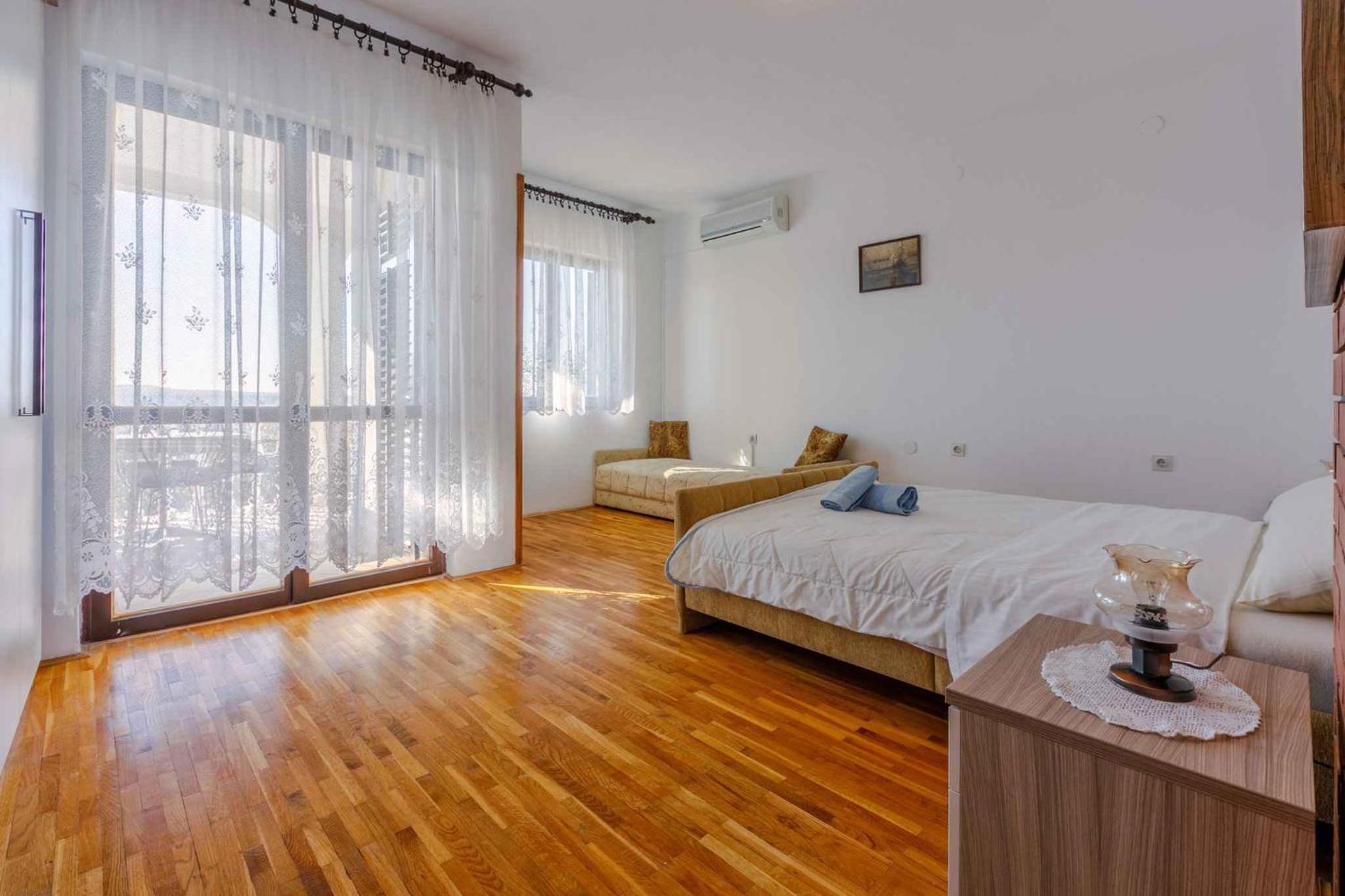 Apartments in Crikvenica 5165 view 4