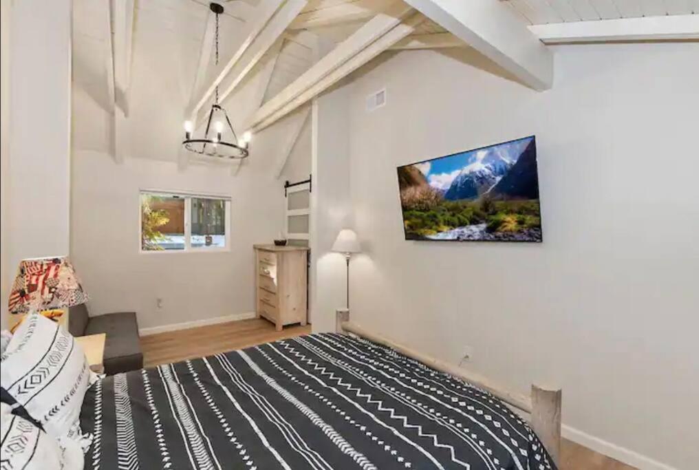 Modern Moab: Near Boulder Bay + Spa + Large Yard view 5