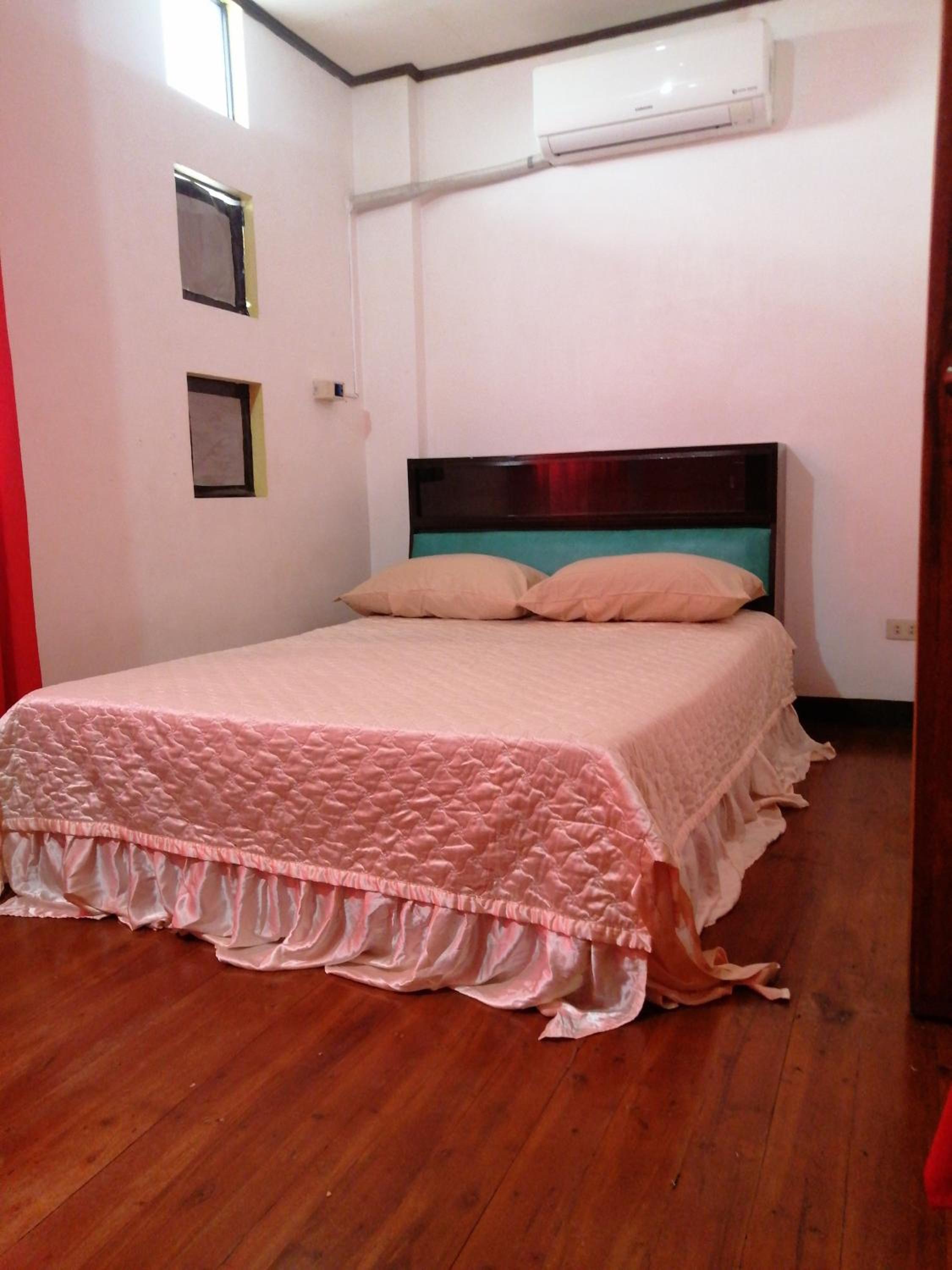 Ruiz Domicile view 2