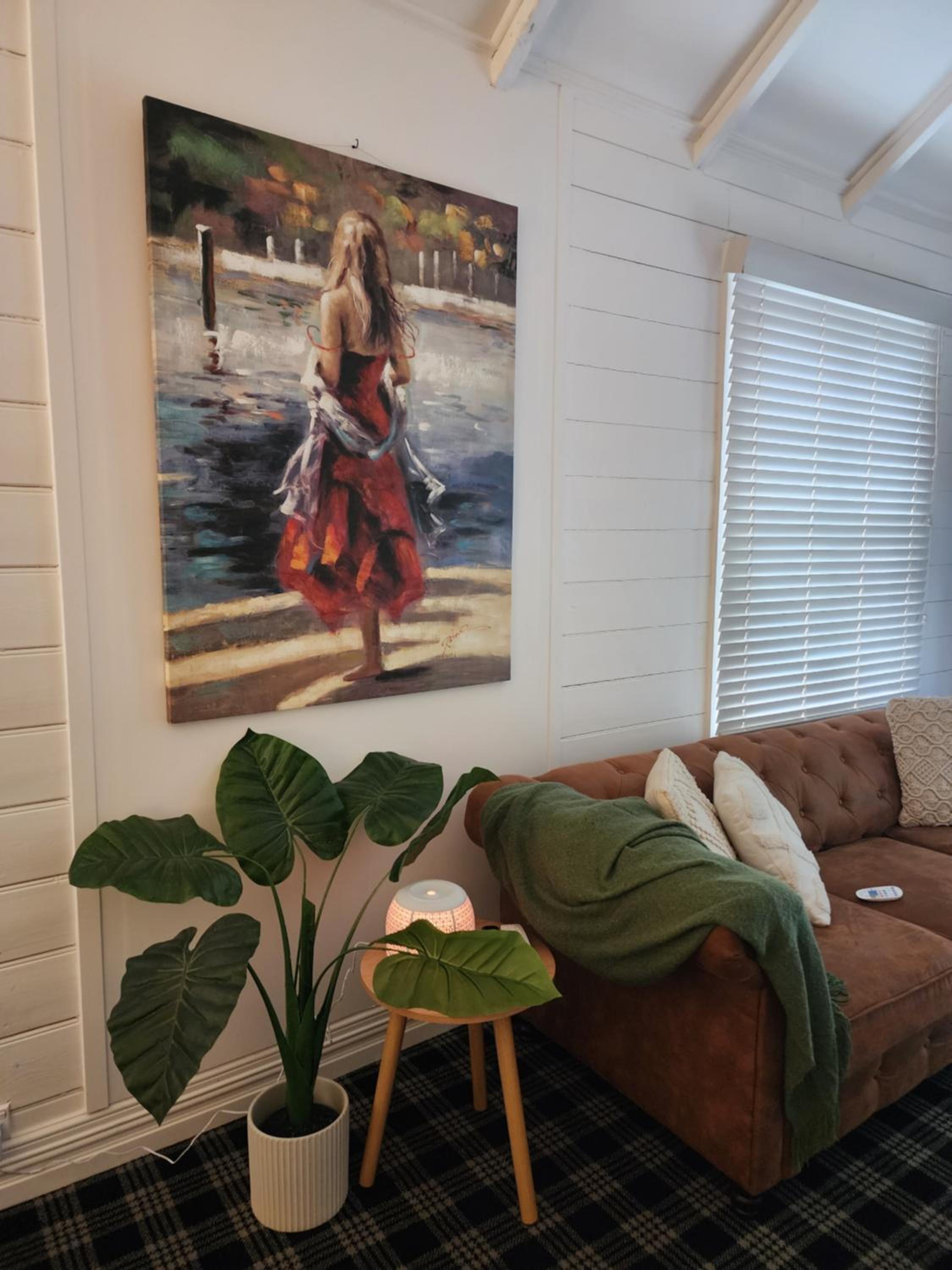 Daylesford - Frog Hollow Estate -THE COTTAGE - enjoy a relaxing and romantic night away in our gorgeous little one Bedroom ROMANTIC COTTAGE under the apple