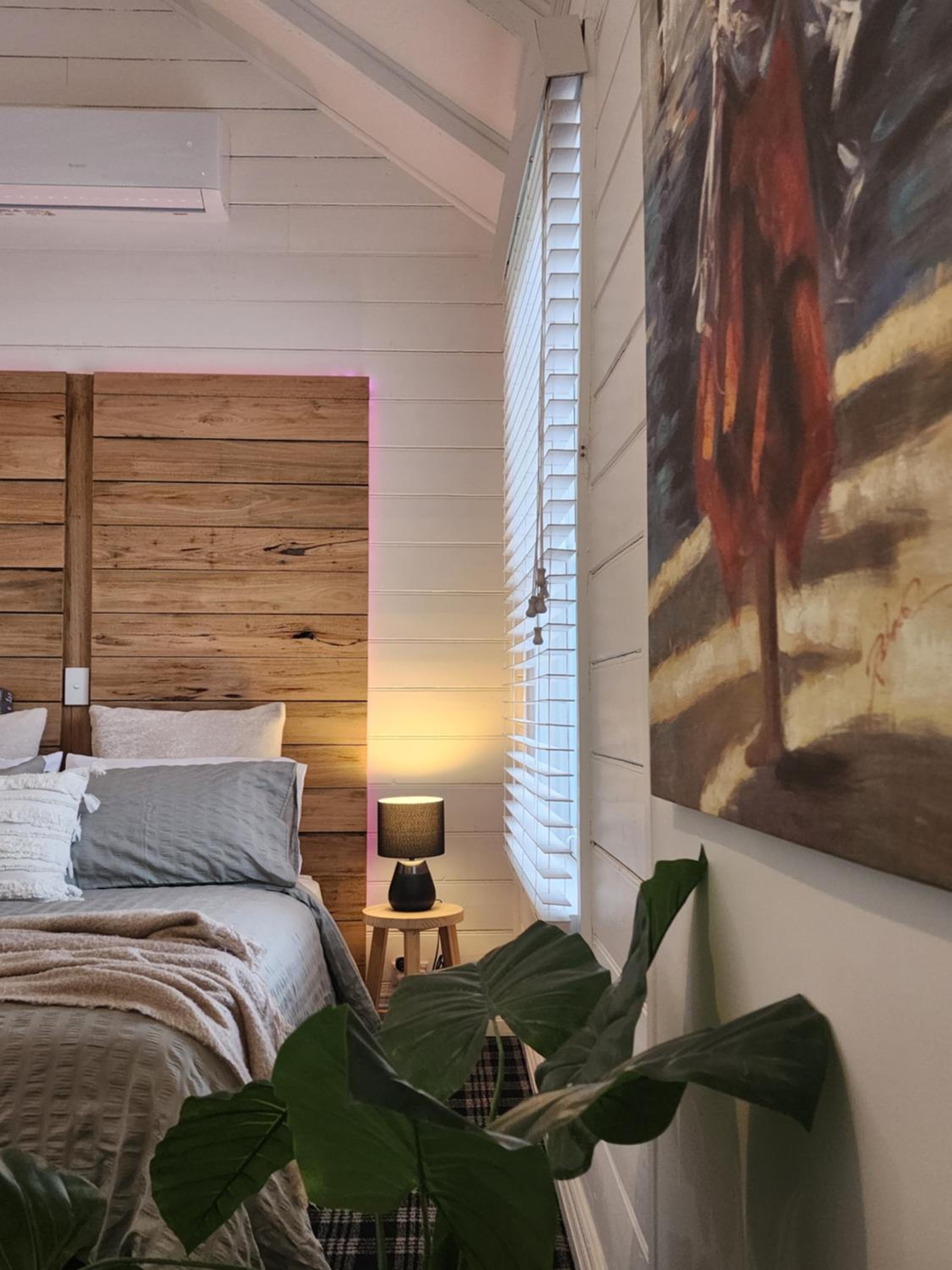 Daylesford - Frog Hollow Estate -THE COTTAGE - enjoy a relaxing and romantic night away in our gorgeous little one Bedroom ROMANTIC COTTAGE under the apple