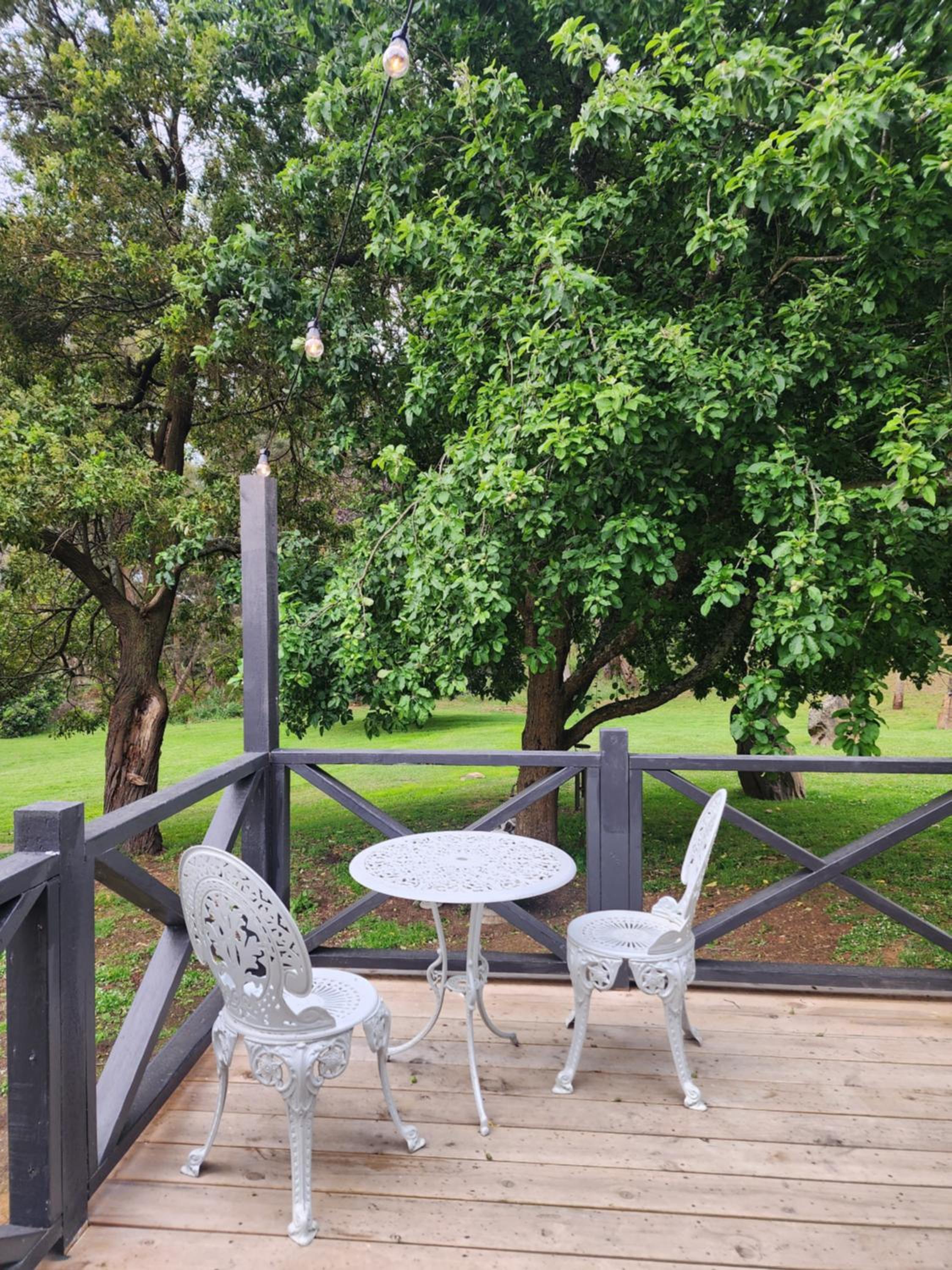 Daylesford - Frog Hollow Estate -THE COTTAGE - enjoy a relaxing and romantic night away in our gorgeous little one Bedroom ROMANTIC COTTAGE under the apple