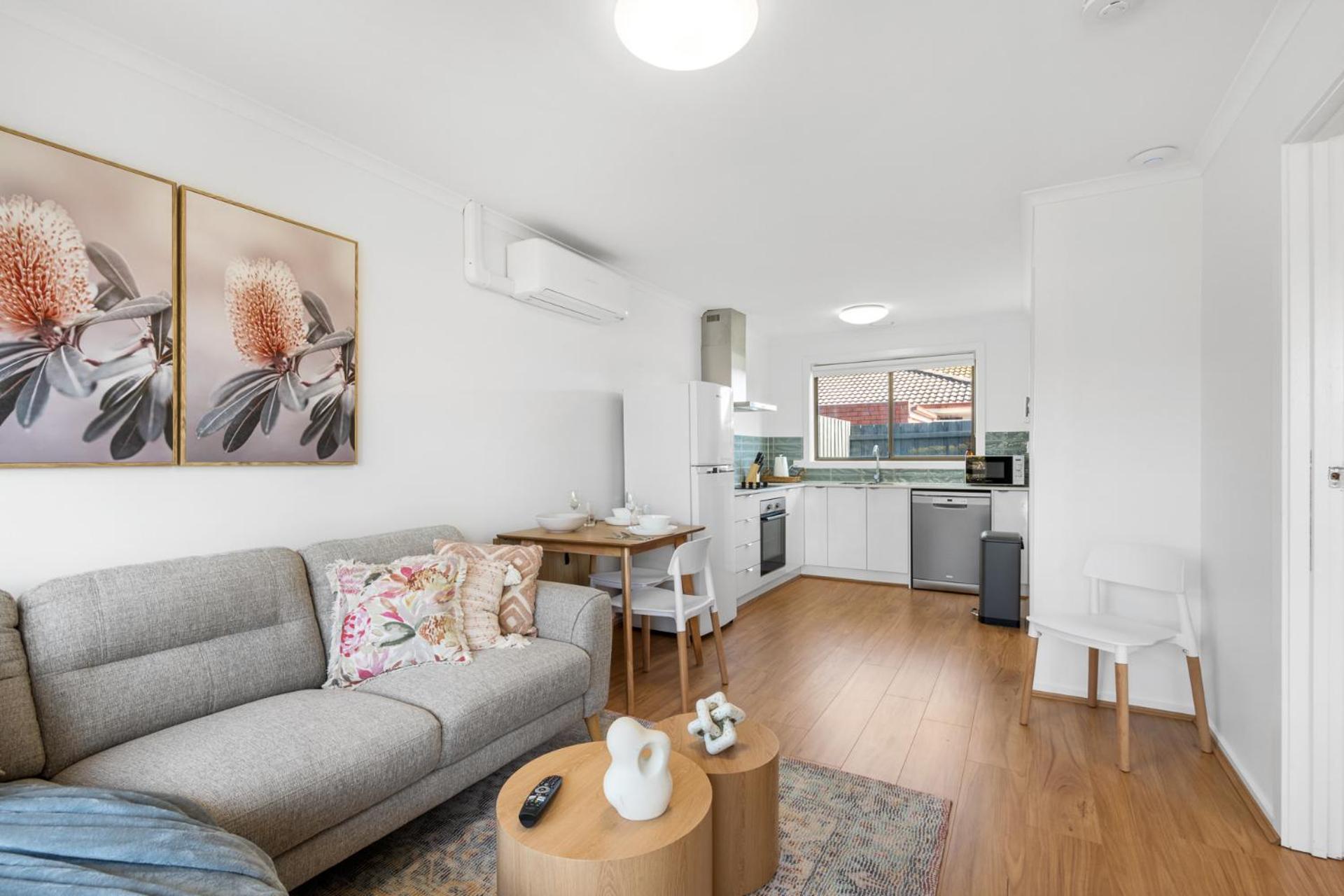 Wilson Executive by Geelong Short & Long Stays