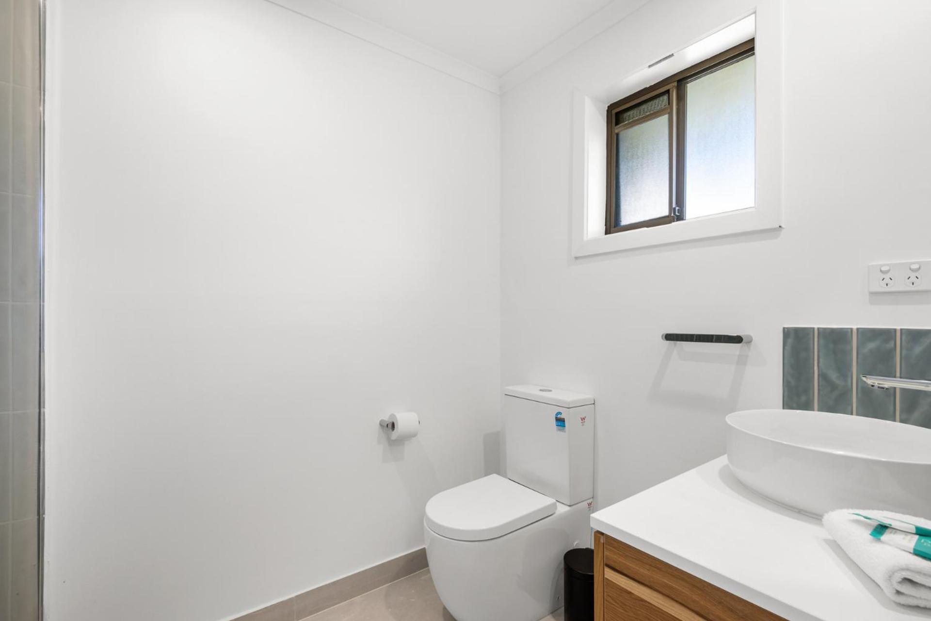 Wilson Executive by Geelong Short & Long Stays