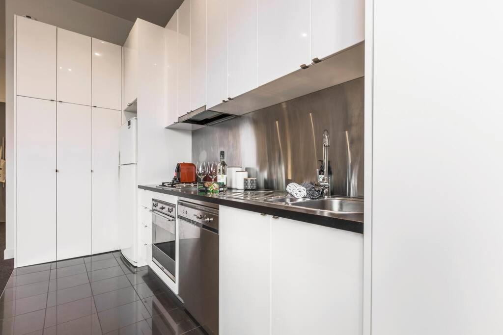 escape at collins 'PENTHOUSE' Apartment Melbourne CBD