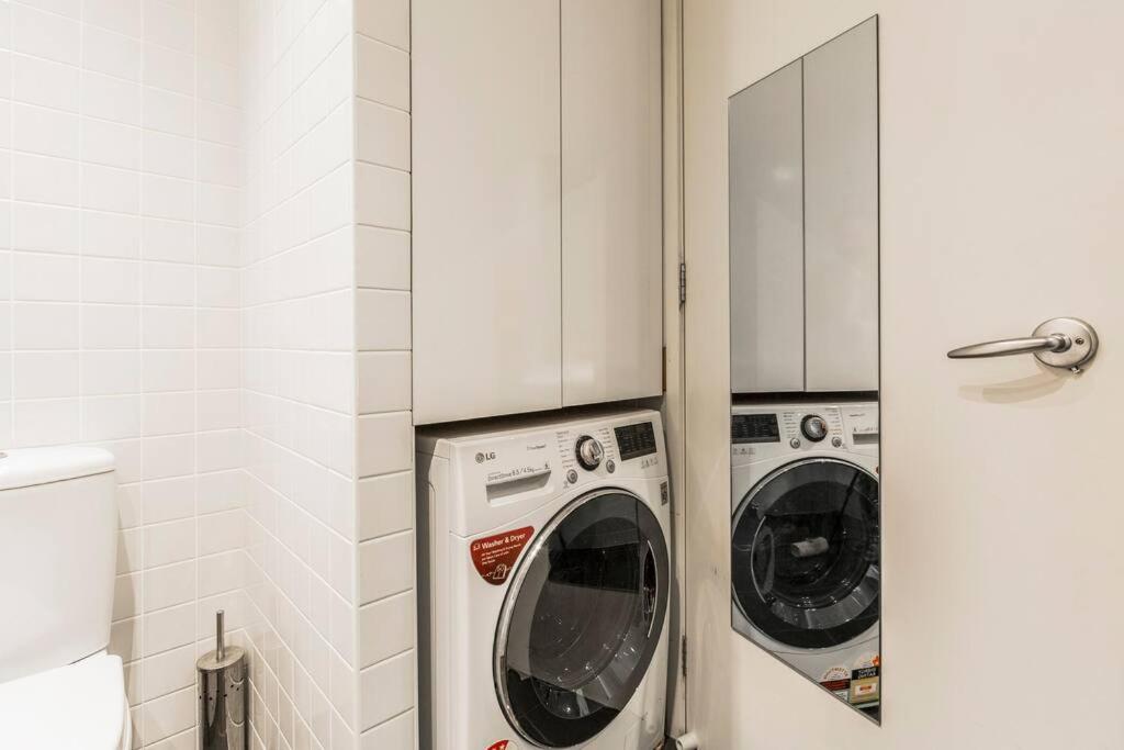 escape at collins 'PENTHOUSE' Apartment Melbourne CBD