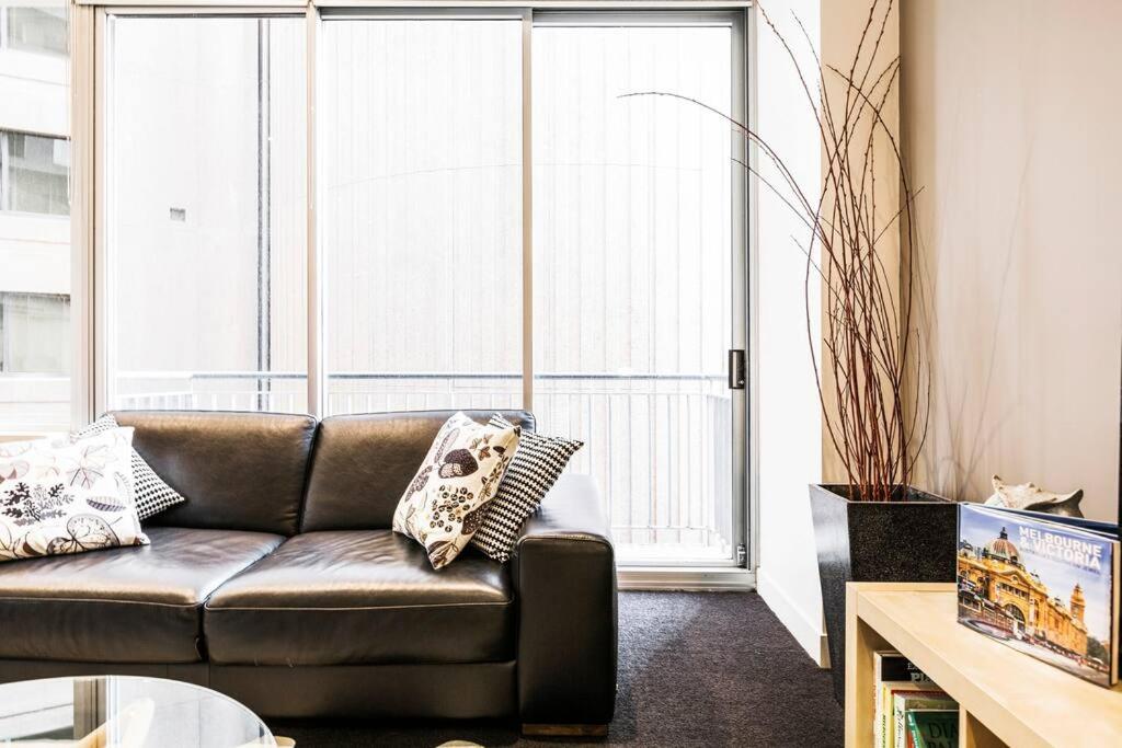 escape at collins 'PENTHOUSE' Apartment Melbourne CBD