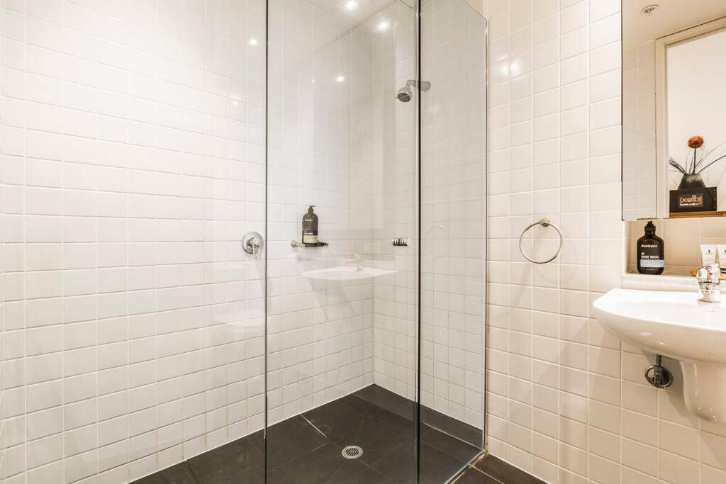 escape at collins 'PENTHOUSE' Apartment Melbourne CBD