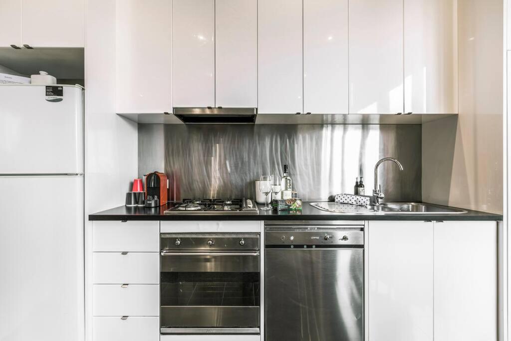 escape at collins 'PENTHOUSE' Apartment Melbourne CBD
