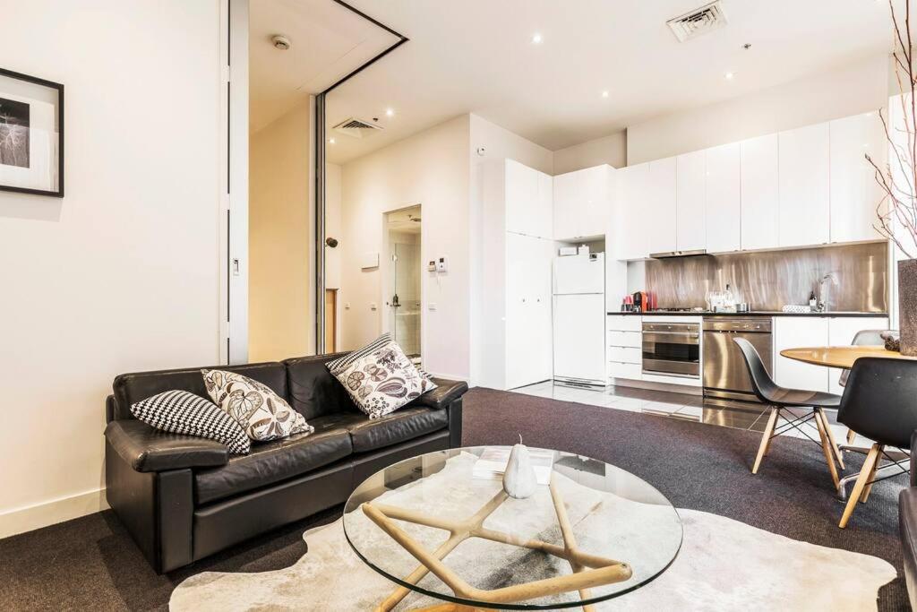 escape at collins 'PENTHOUSE' Apartment Melbourne CBD