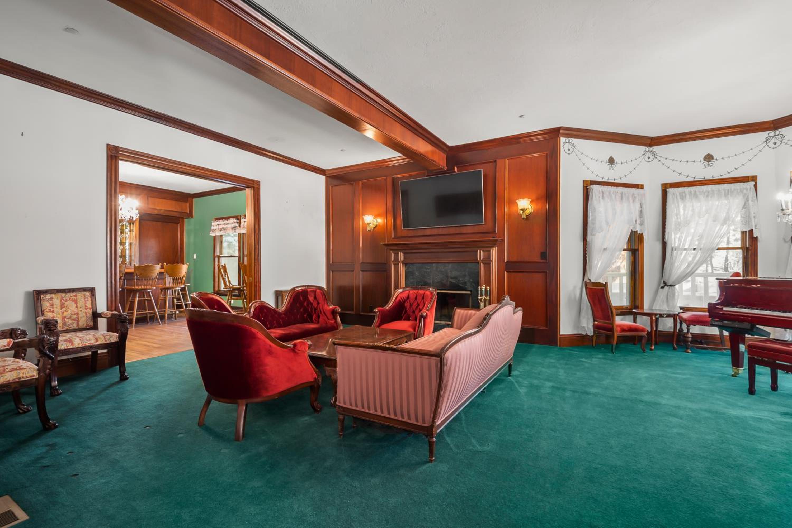 Mountain High Luxury Castle &Spa