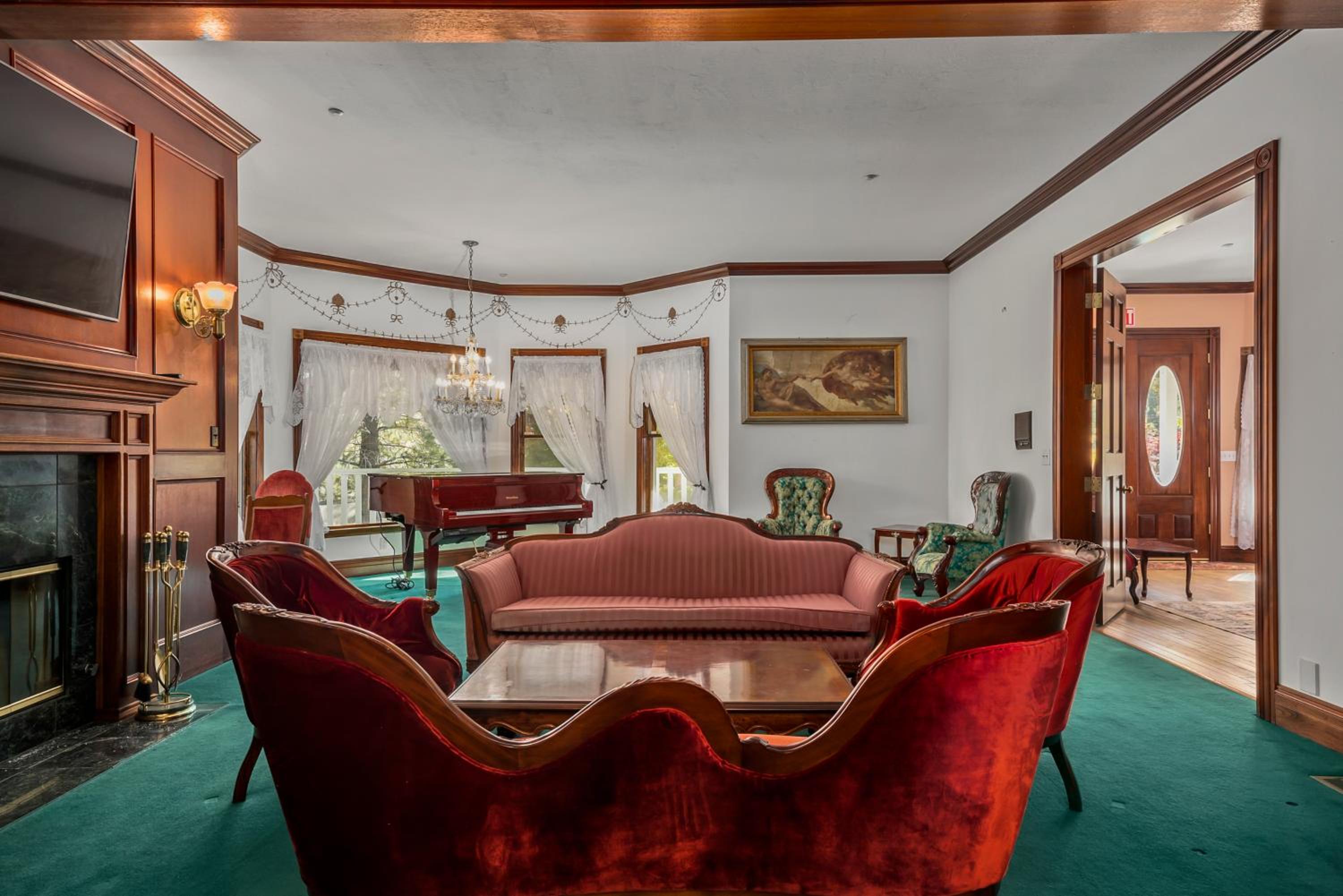 Mountain High Luxury Castle &Spa