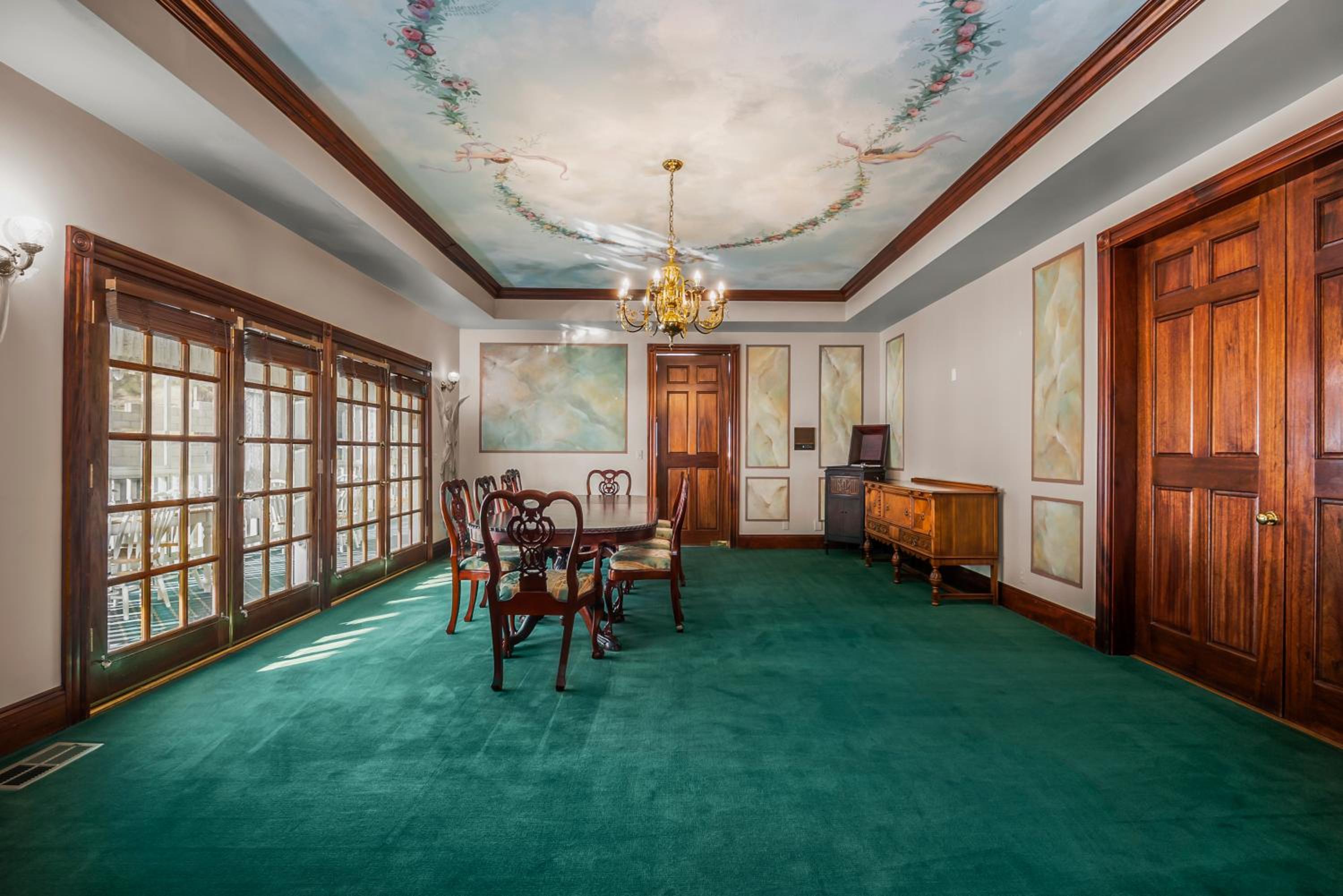 Mountain High Luxury Castle &Spa