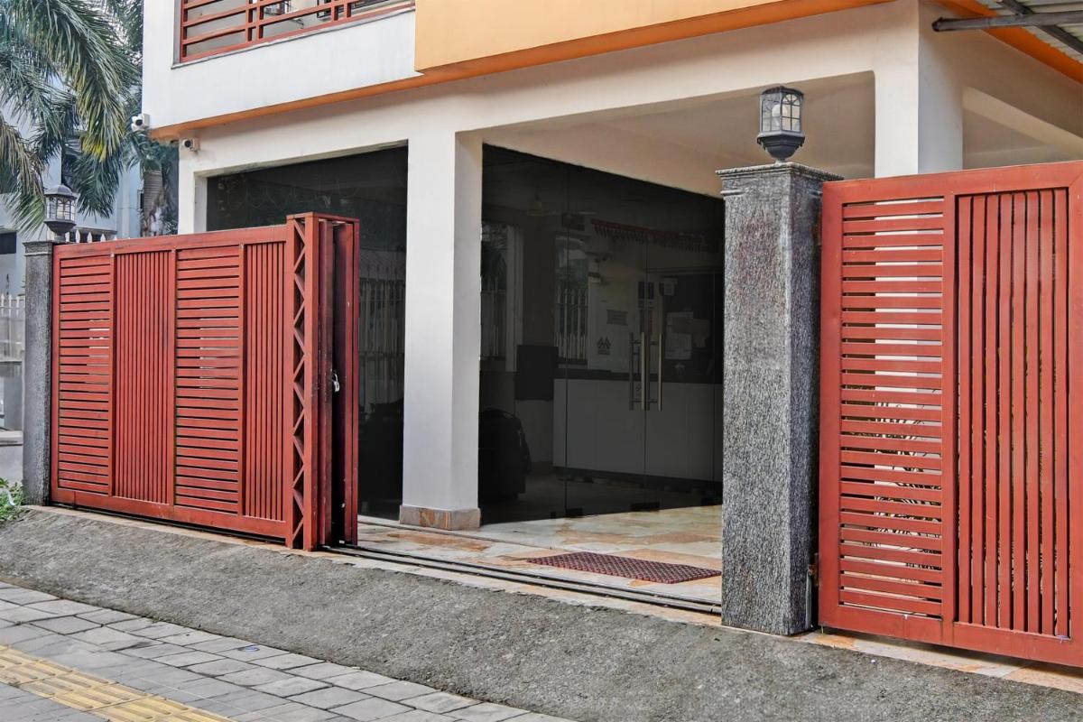 OYO Flagship Divya Jyoti Inn Near RDB Cinemas