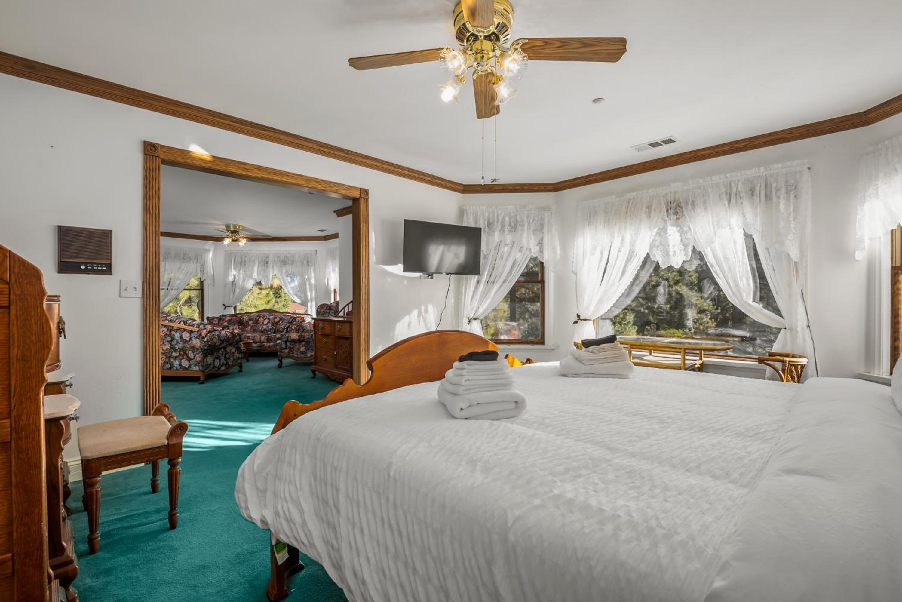 Mountain High Luxury Castle &Spa