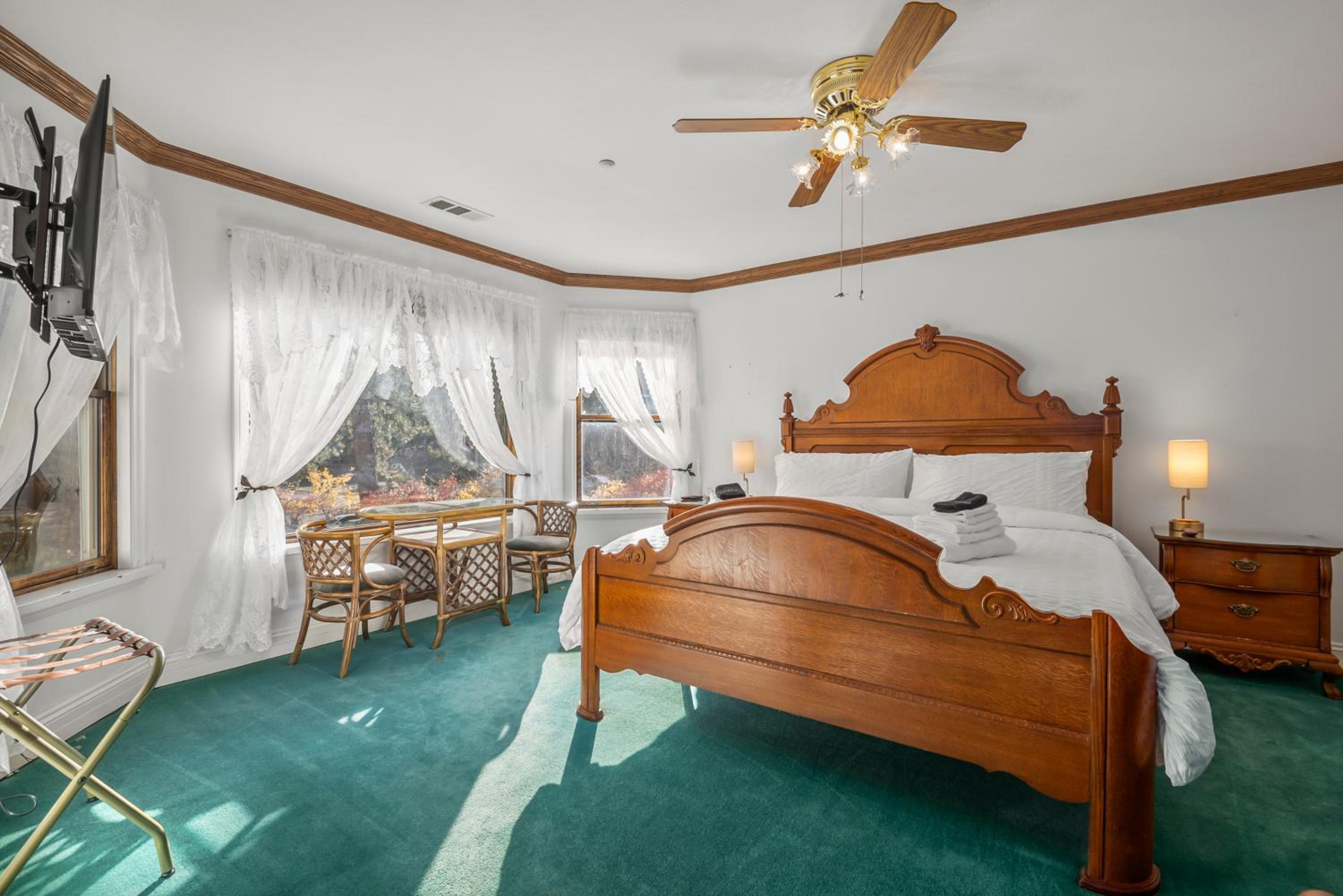 Mountain High Luxury Castle &Spa
