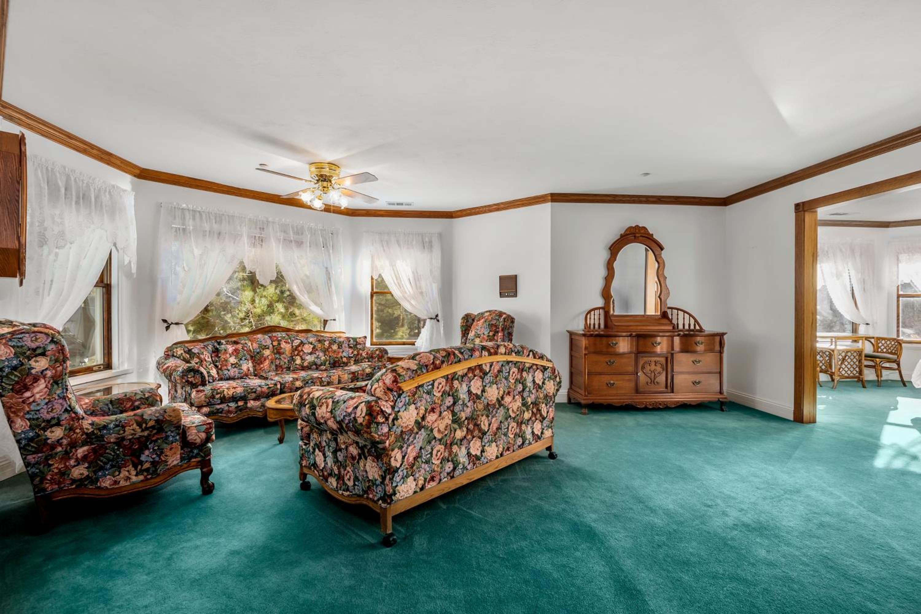 Mountain High Luxury Castle &Spa