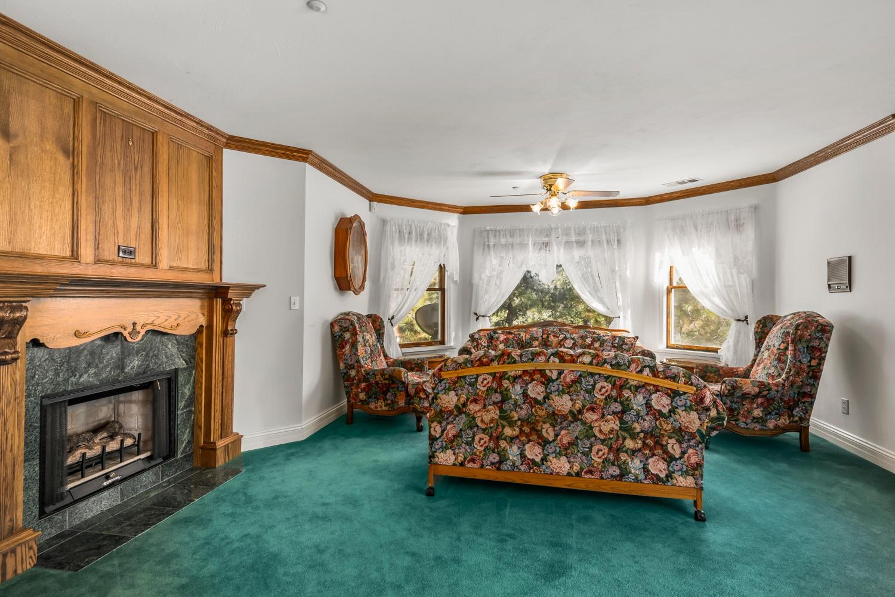 Mountain High Luxury Castle &Spa