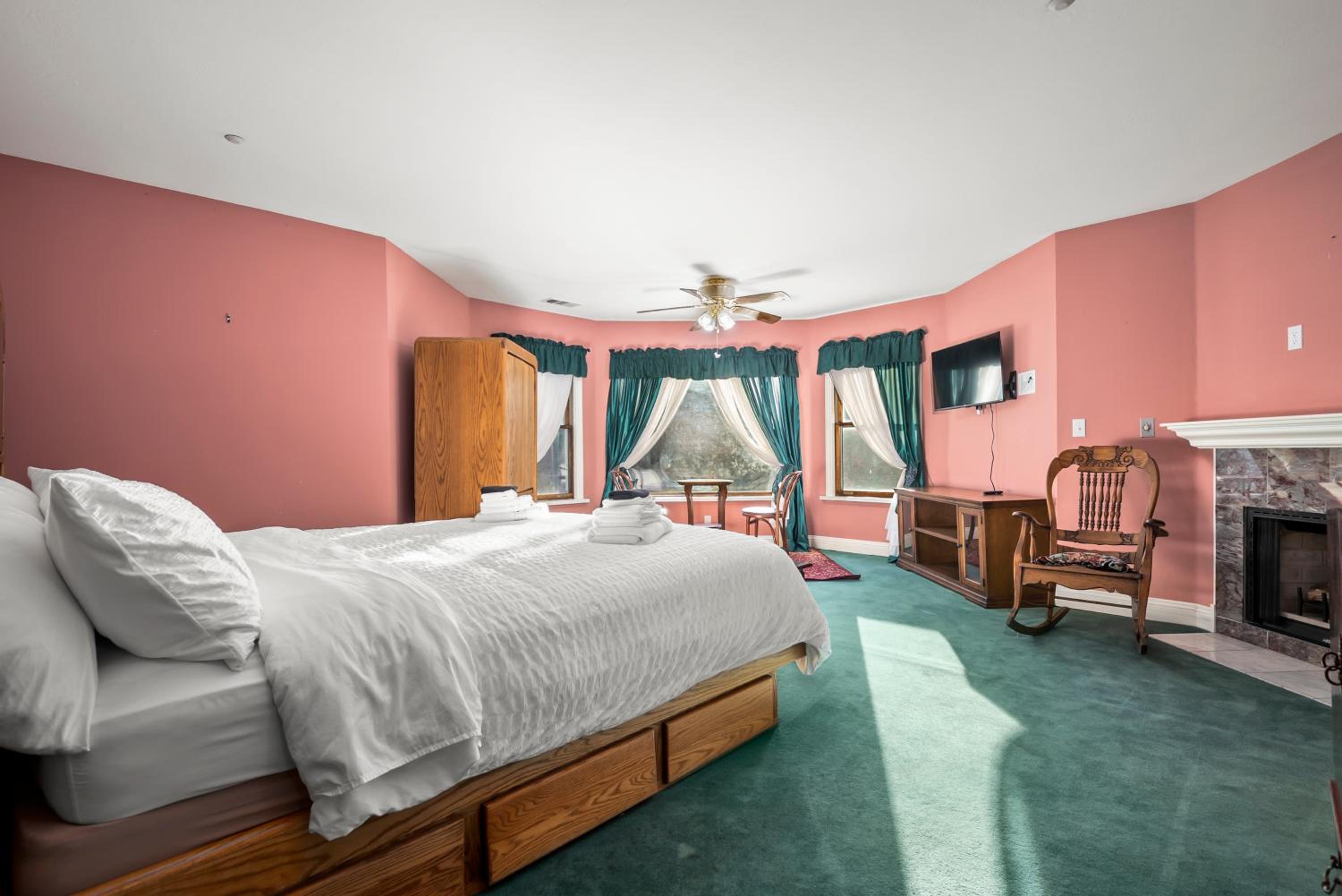 Mountain High Luxury Castle &Spa