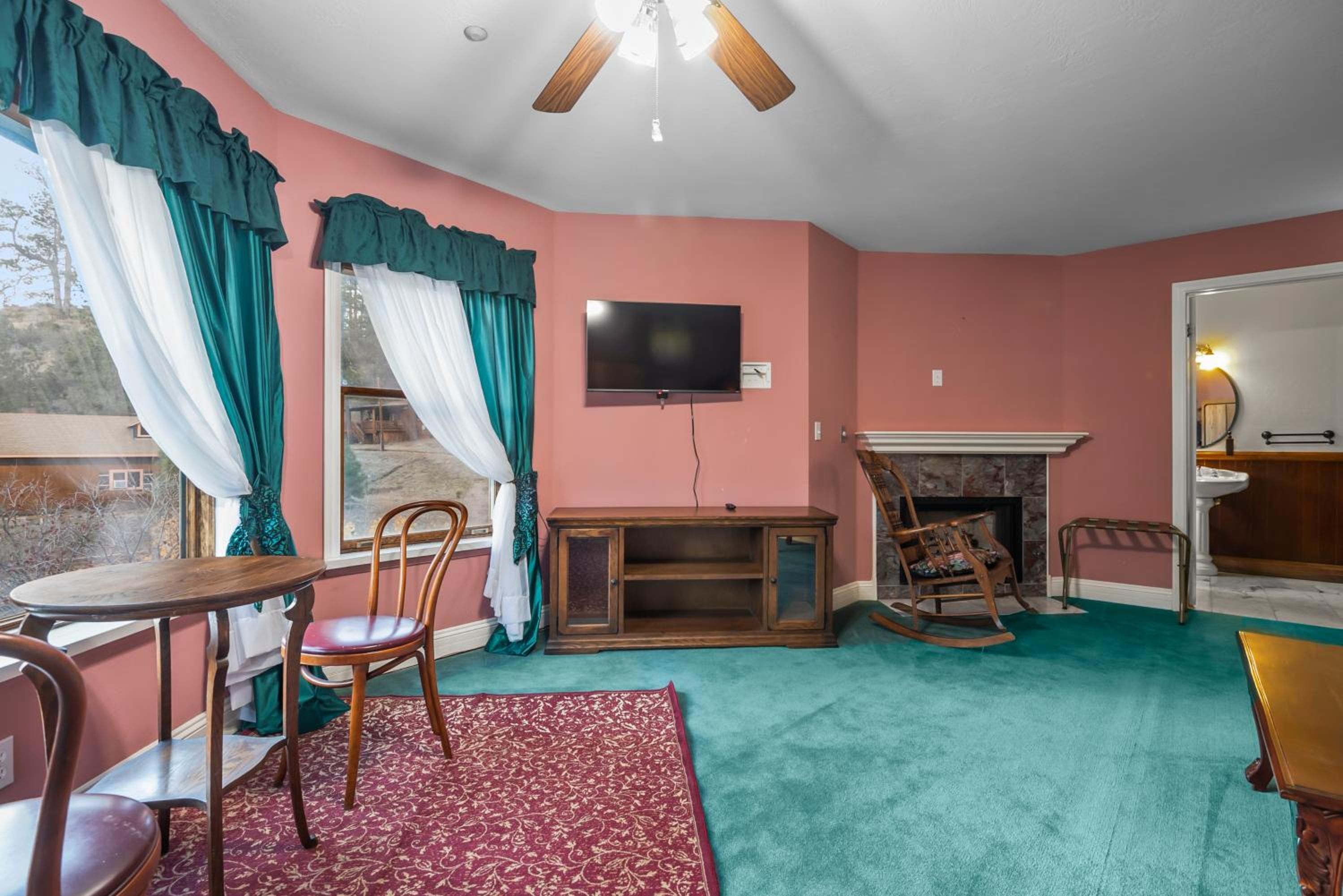 Mountain High Luxury Castle &Spa
