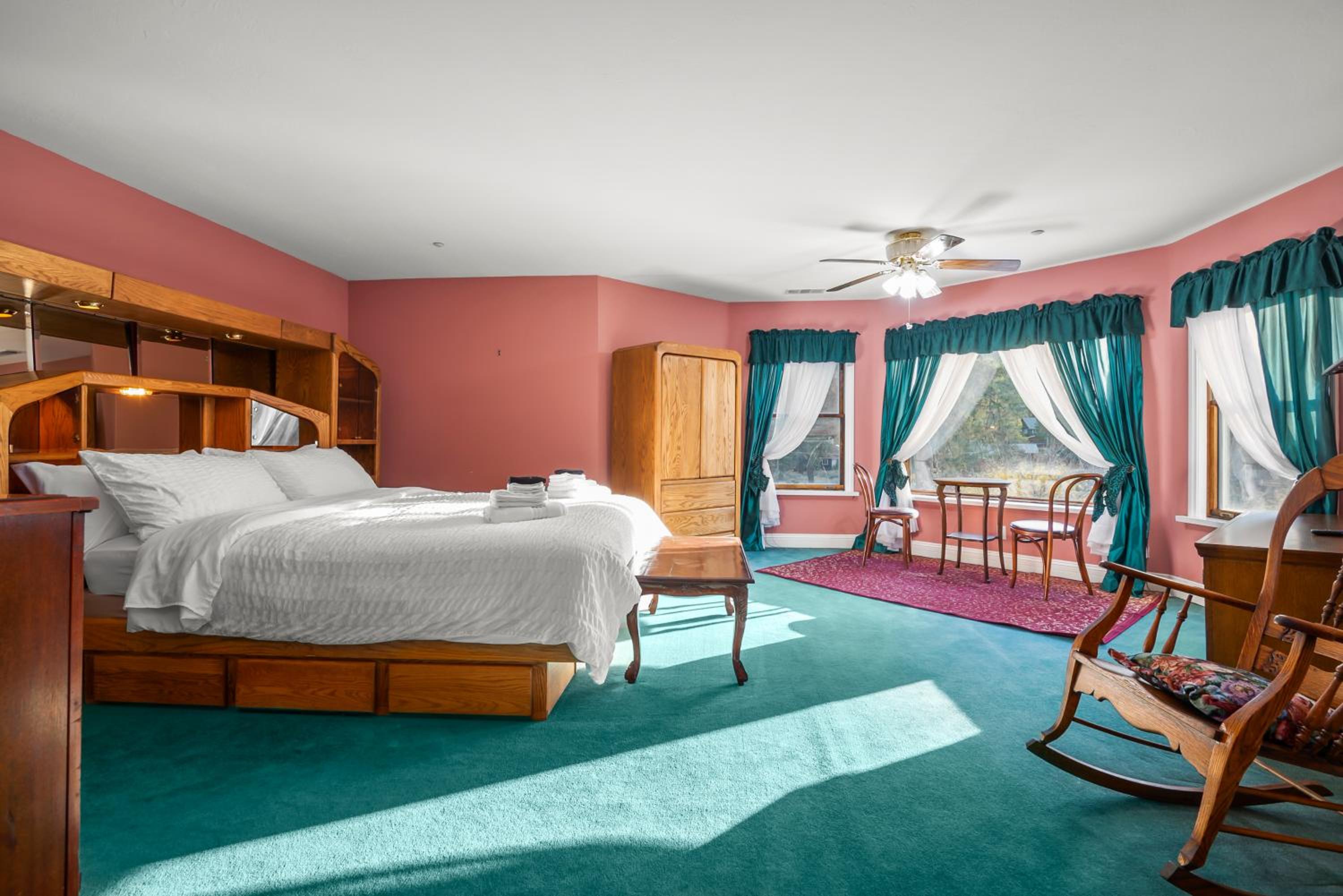 Mountain High Luxury Castle &Spa