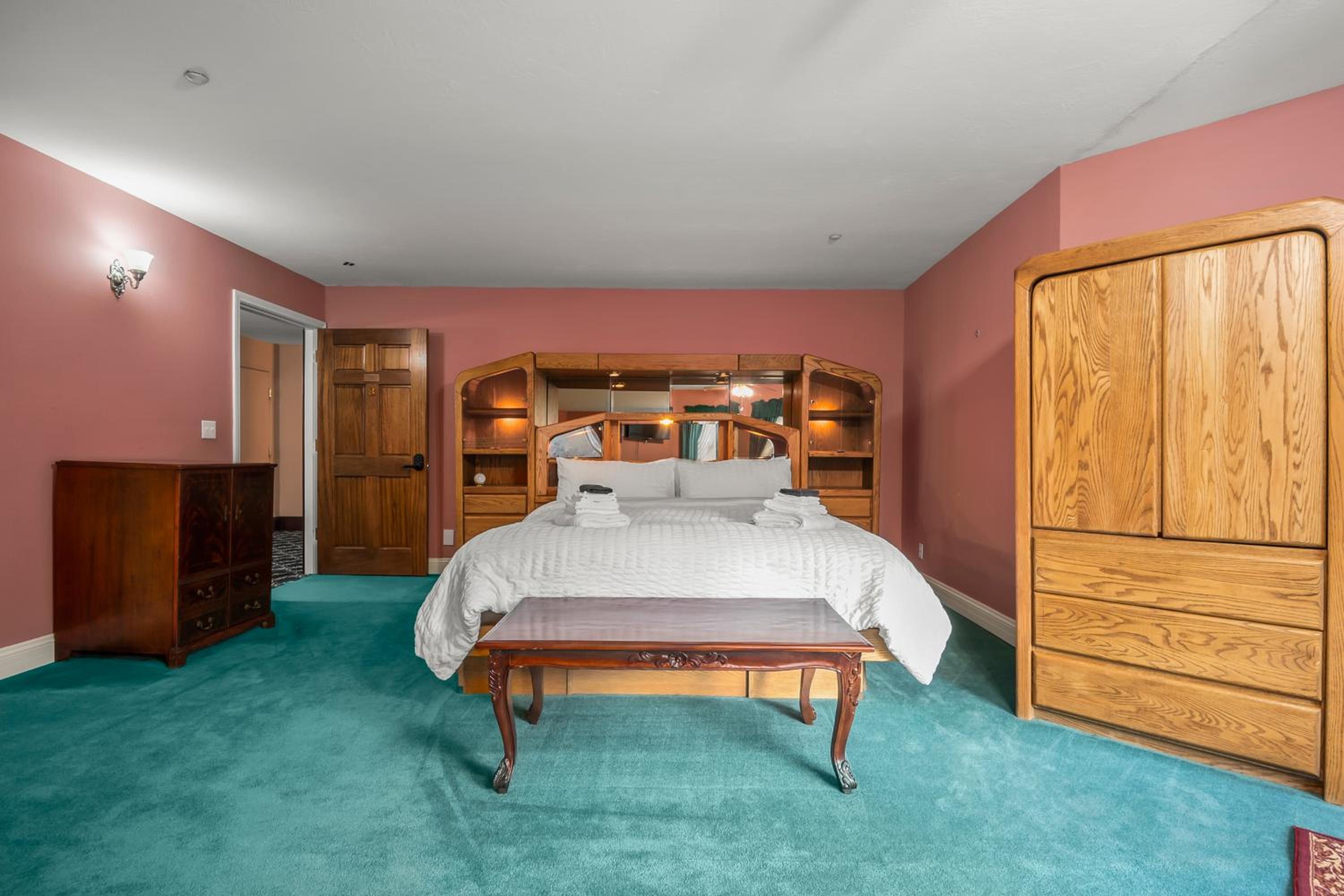Mountain High Luxury Castle &Spa