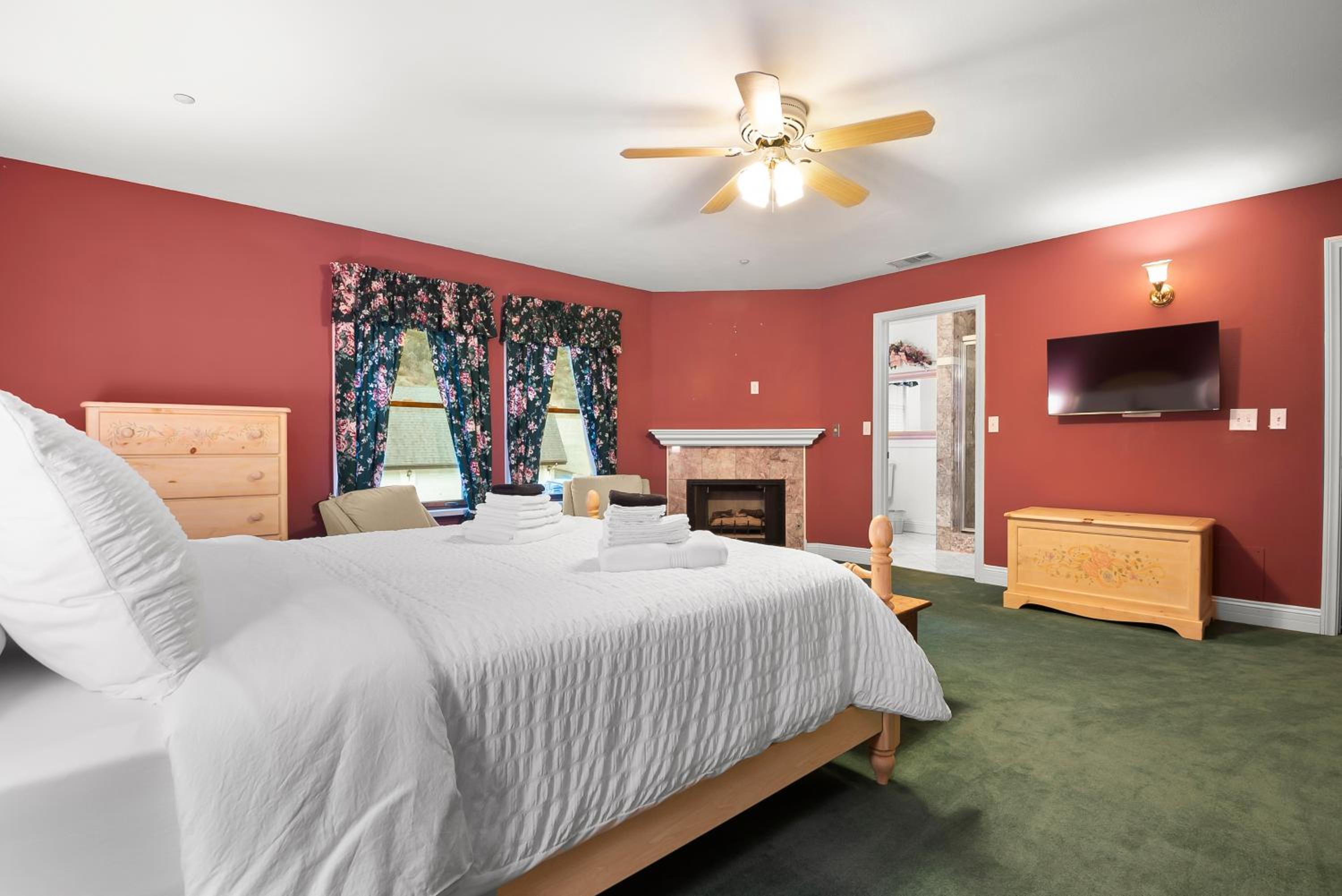 Mountain High Luxury Castle &Spa